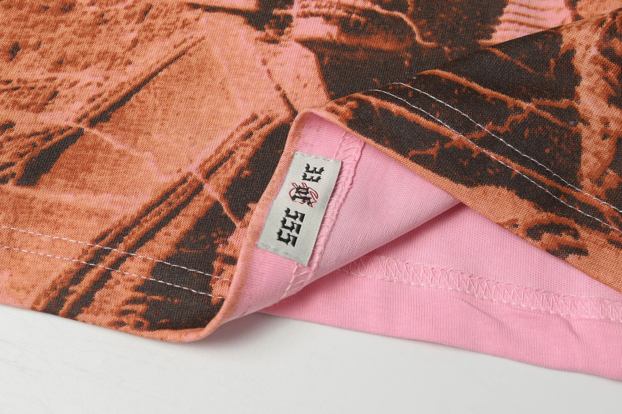 5023#White/Pink｜P104 Godspeed cross-border American rock and roll street washed retro style short-sleeved T (craft printing) fabric (fabric): 32 count combed double yarn 240 grams weight code number (size): S-M-L-XL color (colour): white.pink