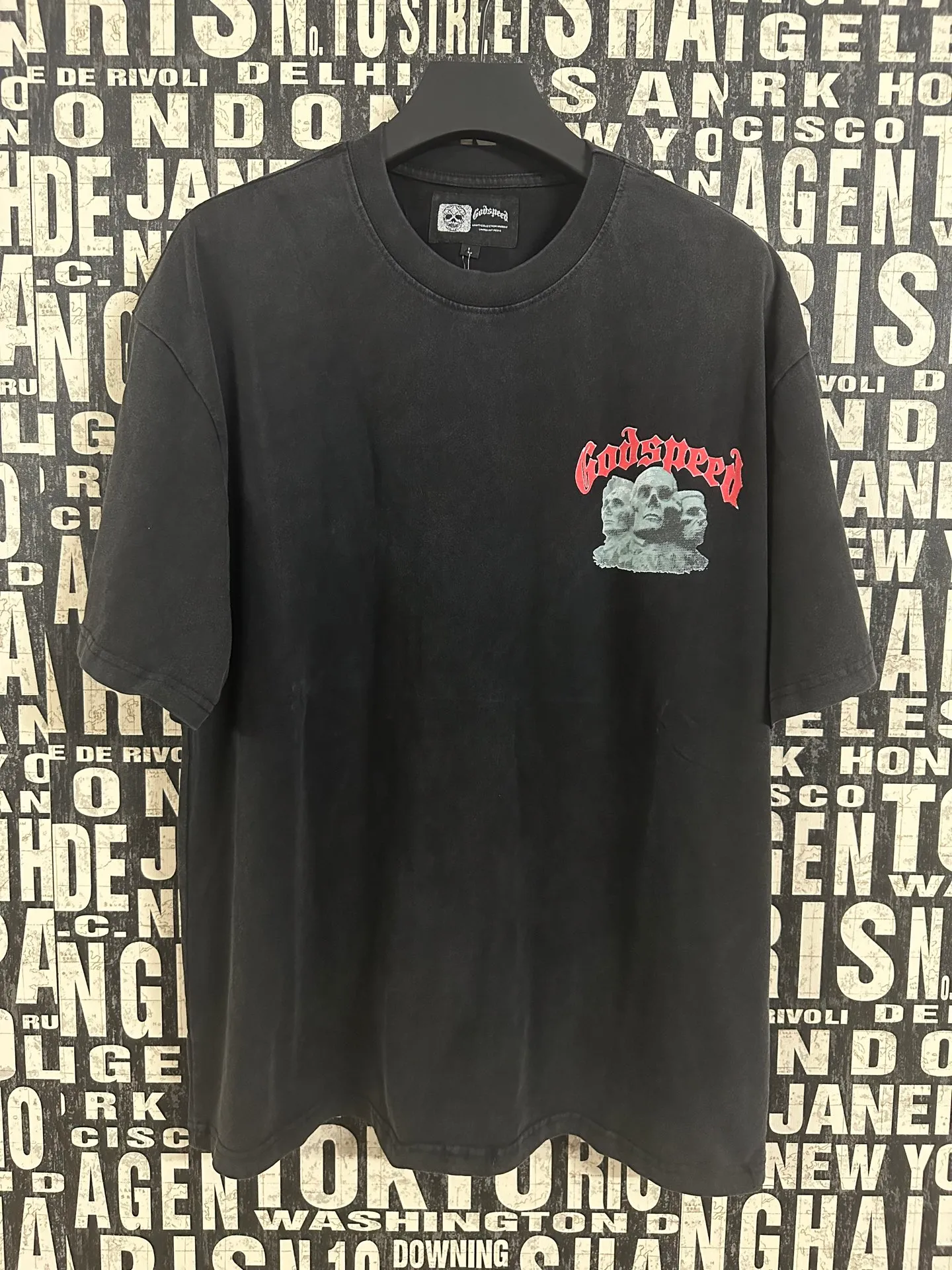 6033# washed black｜P116 Godspeed cross-border American rock and roll street washed retro style short-sleeved T (craft printing) fabric (fabric): 32 count combed double yarn 250 grams weight code (size): S-M-L-XL color (colour): washed black 👉