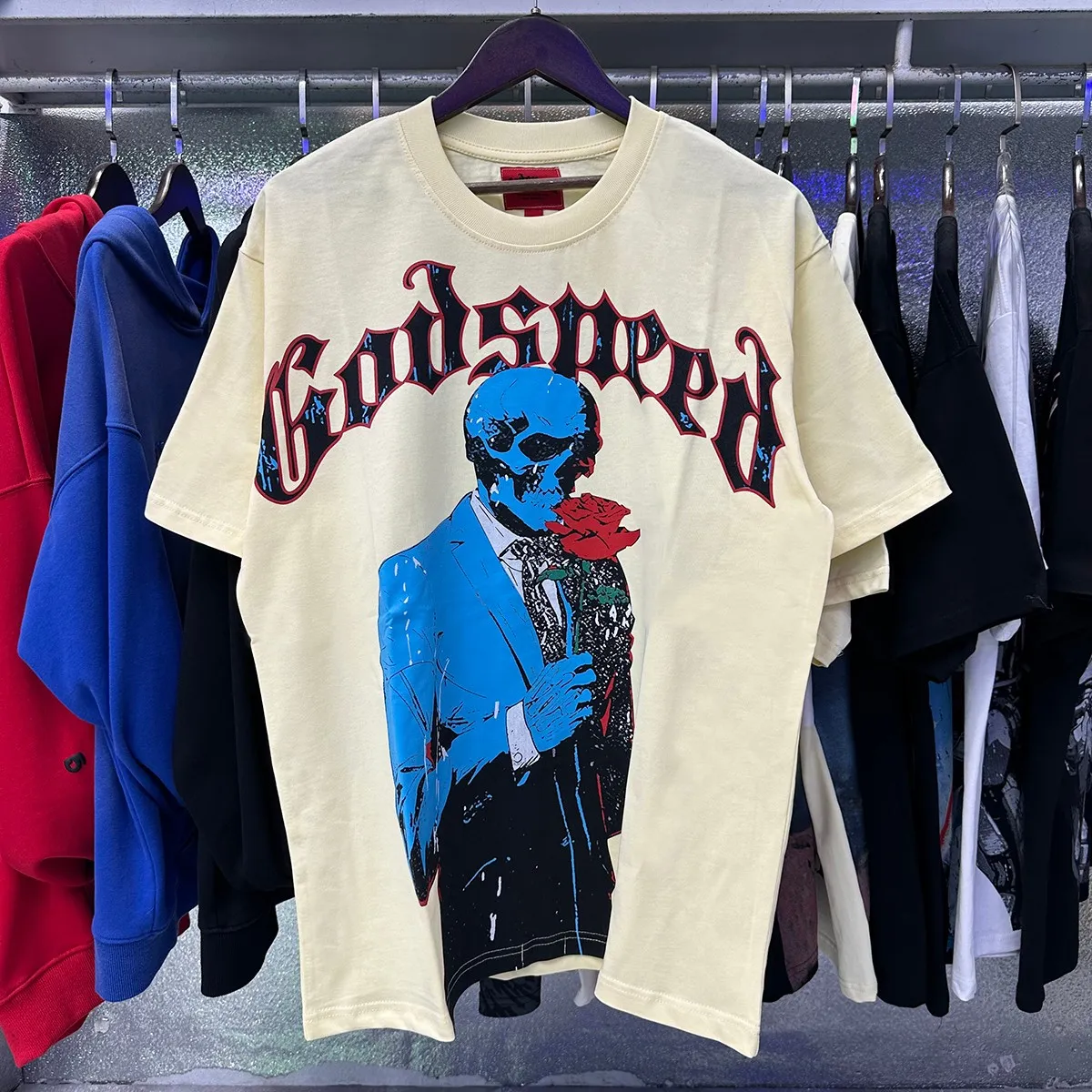 Actual photo, No. 7070, American fashion Godspeed skull gentleman rose print high weight double yarn pure cotton casual short-sleeved T-shirt batch 110 Color: black, apricot; Size: S M L XL