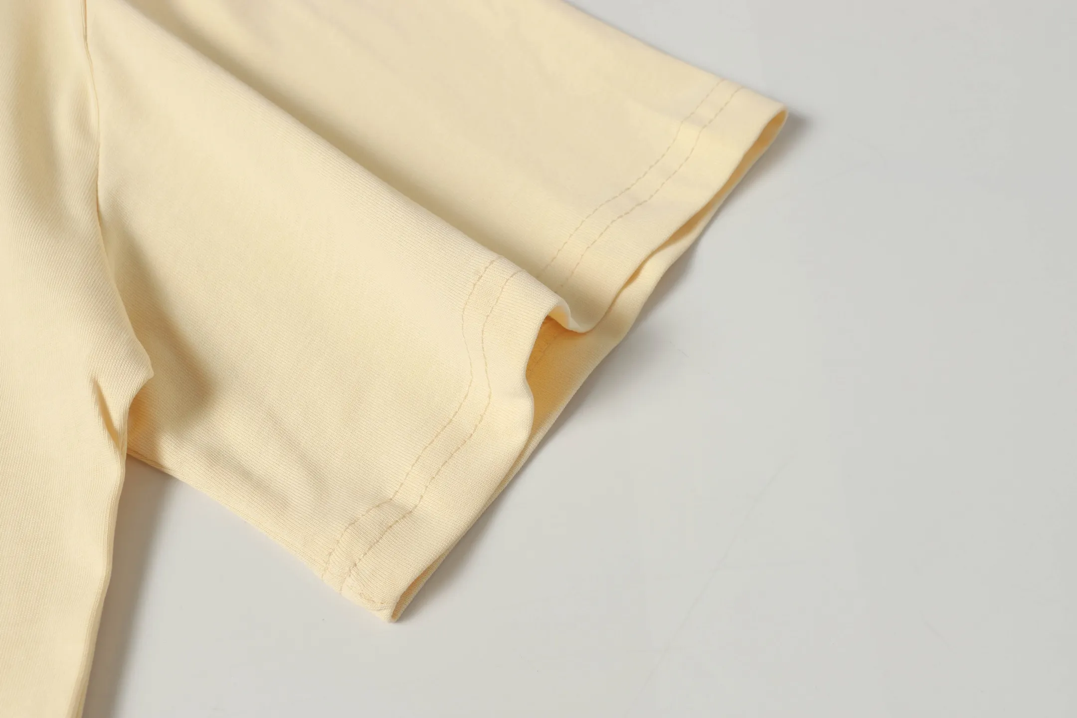 5007#White/Apricot｜P104 Godspeed cross-border American rock and roll street washed retro style short-sleeved T (craft printing) fabric (fabric): 32-count combed double yarn 240 grams weight code number (size): S-M-L-XL color (colour): white, apricot,