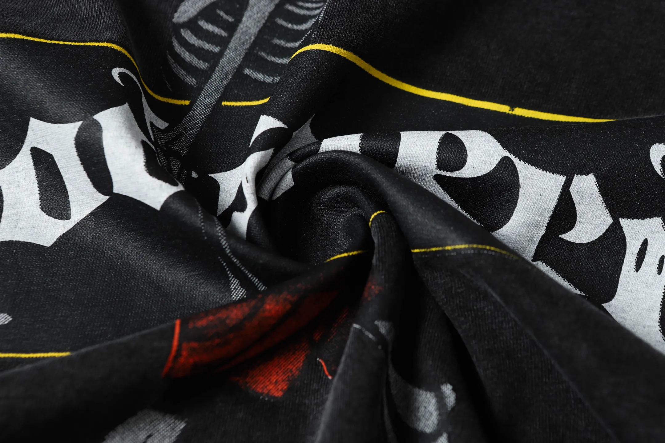 6049# Washed Black｜P116 Godspeed cross-border American rock and roll street washed retro style short-sleeved T (craft print) Fabric (fabric): 32 count combed double yarn 250 grams weight Size (size): S-M-L-XL Color (colour): Washed black 👉