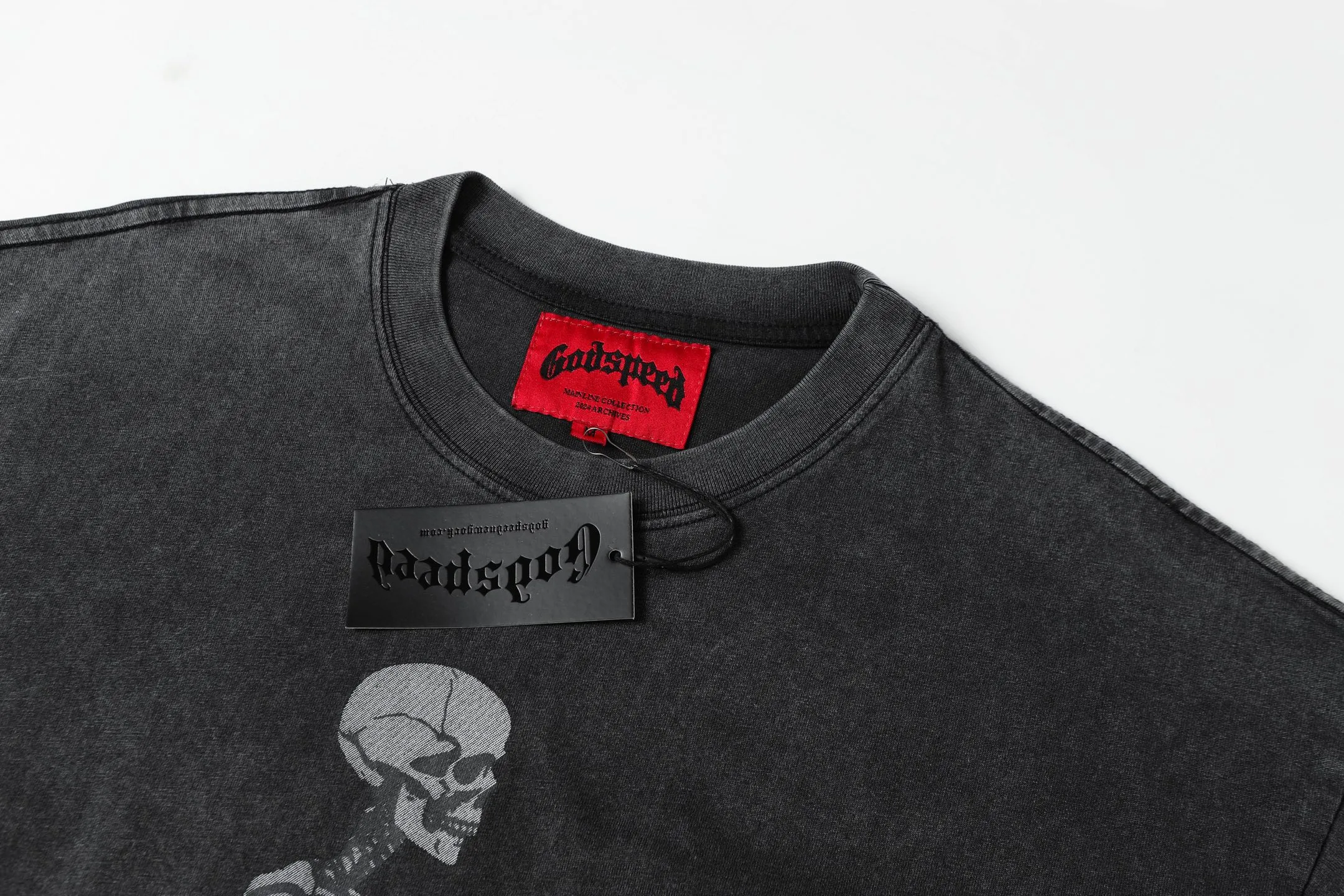 6049# Washed Black｜P116 Godspeed cross-border American rock and roll street washed retro style short-sleeved T (craft print) Fabric (fabric): 32 count combed double yarn 250 grams weight Size (size): S-M-L-XL Color (colour): Washed black 👉