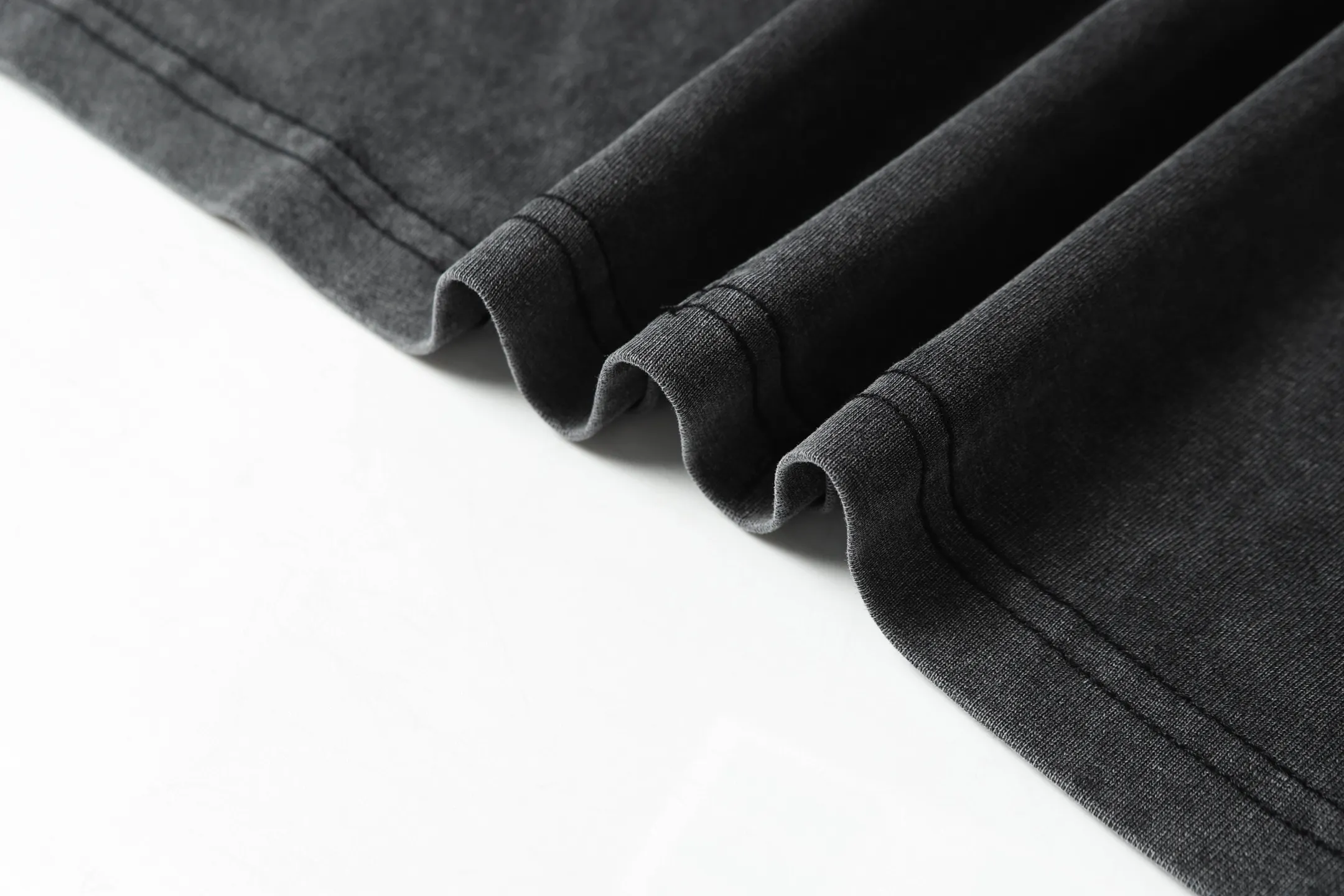 6049# Washed Black｜P116 Godspeed cross-border American rock and roll street washed retro style short-sleeved T (craft print) Fabric (fabric): 32 count combed double yarn 250 grams weight Size (size): S-M-L-XL Color (colour): Washed black 👉
