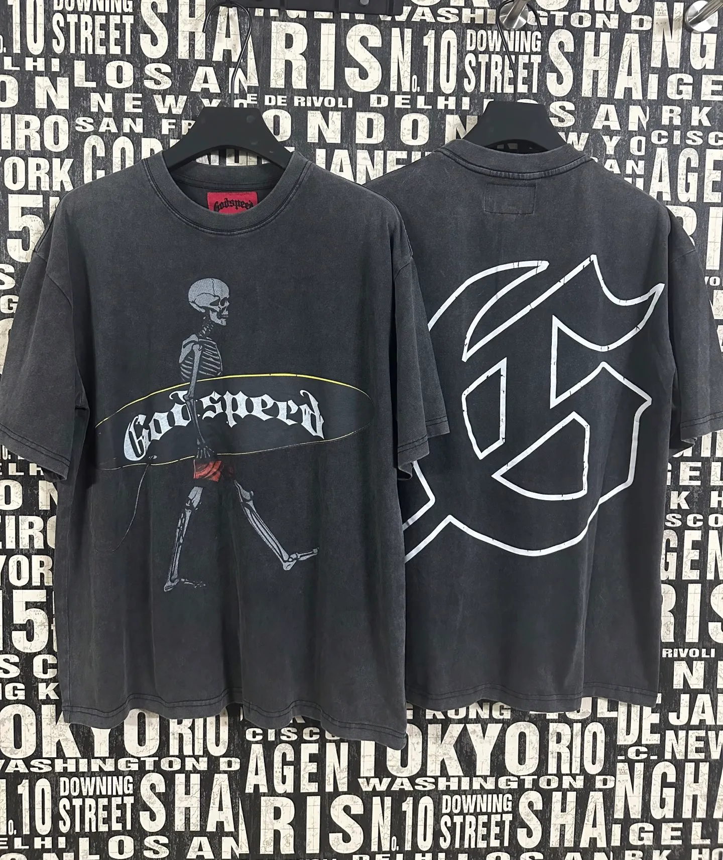 6049# Washed Black｜P116 Godspeed cross-border American rock and roll street washed retro style short-sleeved T (craft print) Fabric (fabric): 32 count combed double yarn 250 grams weight Size (size): S-M-L-XL Color (colour): Washed black 👉