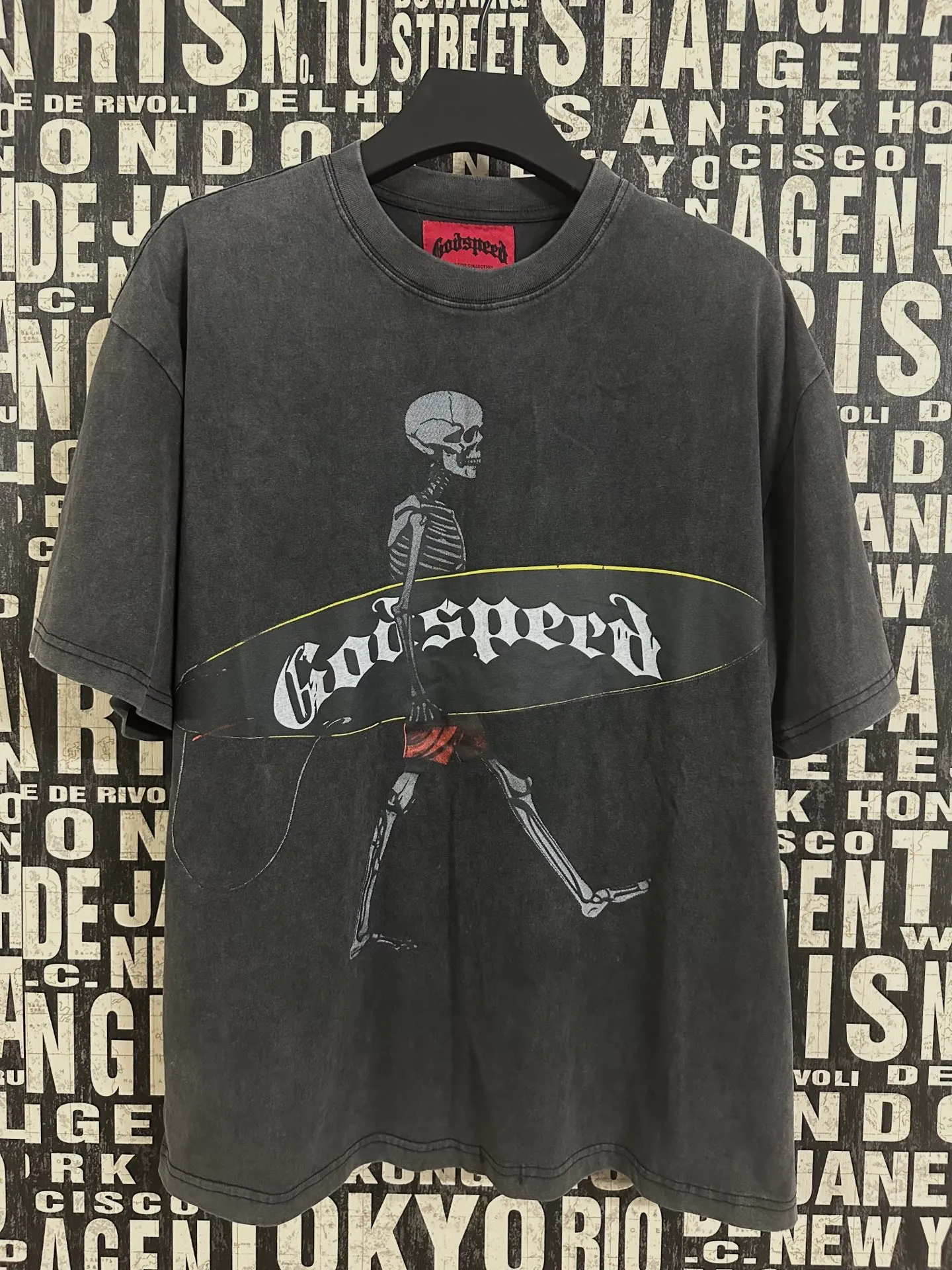 6049# Washed Black｜P116 Godspeed cross-border American rock and roll street washed retro style short-sleeved T (craft print) Fabric (fabric): 32 count combed double yarn 250 grams weight Size (size): S-M-L-XL Color (colour): Washed black 👉