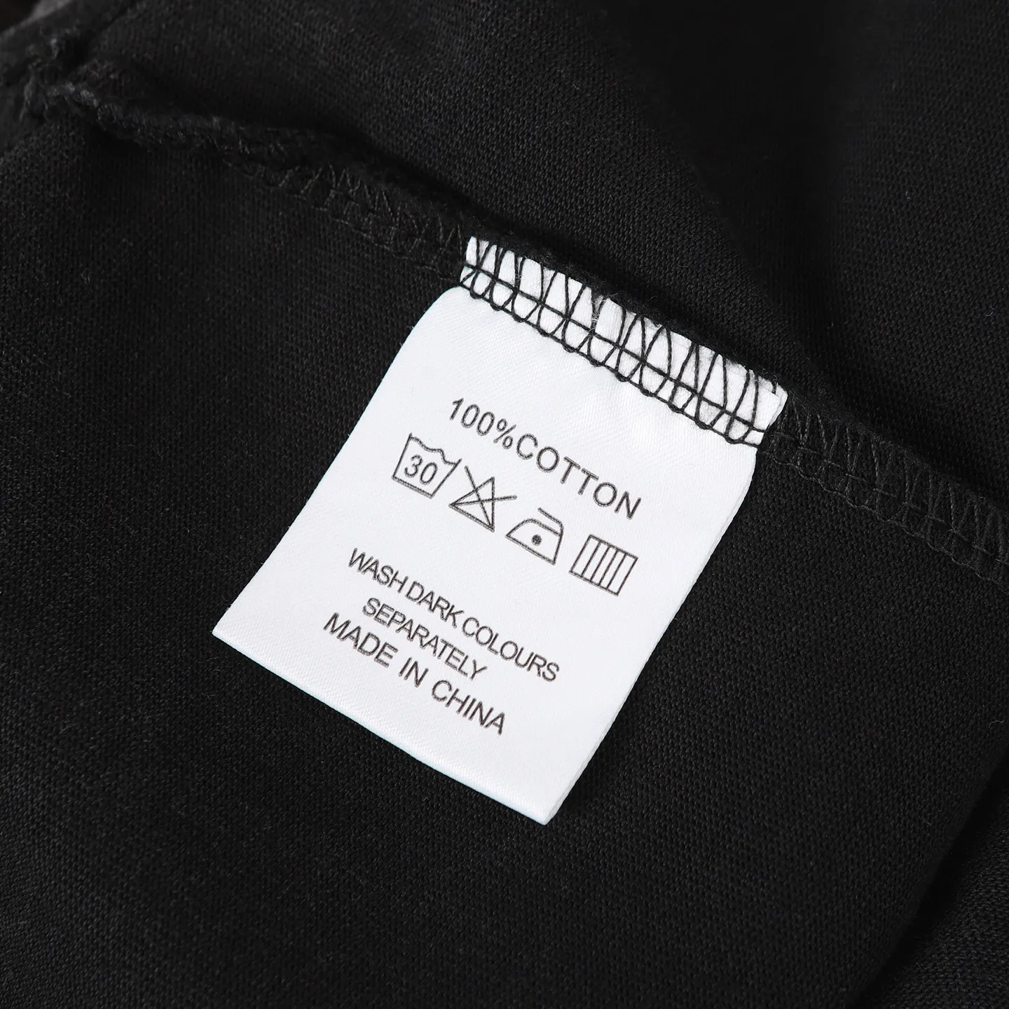 6311# Washed black I P116 Real shot in stock (American fashion niche) (HD picture) Godspeed cross-border American rock street washed retro style short-sleeved T (craft printing) Fabric (fabric): 32 counts combed double yarn 250 grams weight Size (size): S-M-L-XL Color (colour): Washed black