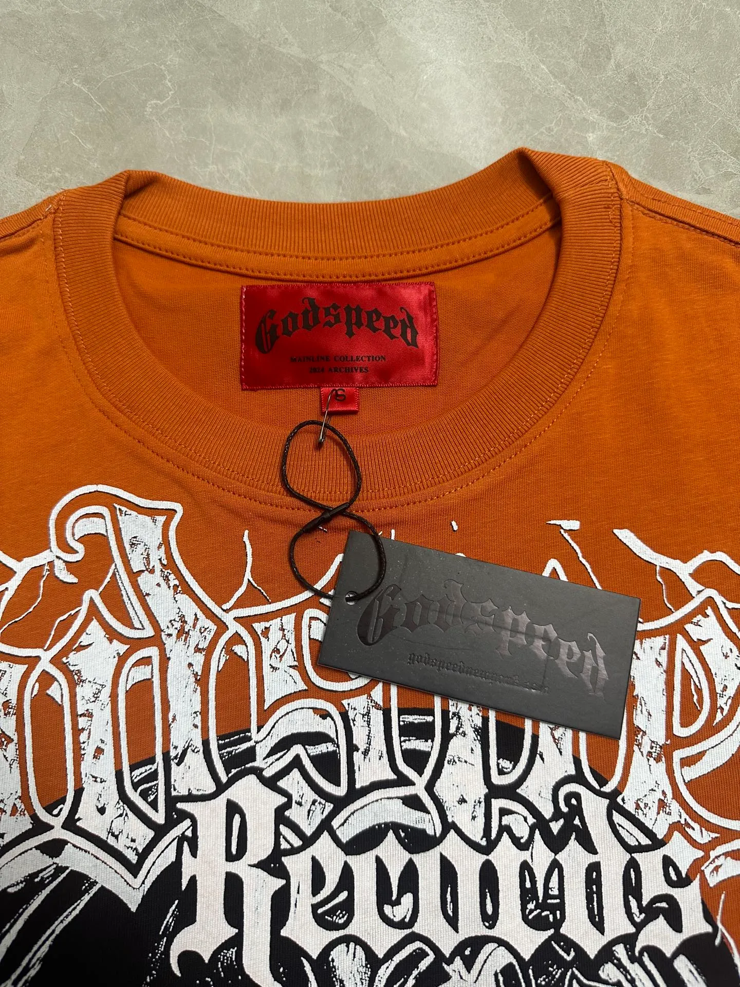 5130# Retro Brick Red I P106 Real Spot - The latest exclusive Godspeed cross-border American rock and roll street washed retro style short-sleeved T (craft printing) Fabric (fabric): 32-count combed double yarn 240 grams weight Size (size): S-M-L-XL Color (colour): Retro Brick Red 👉