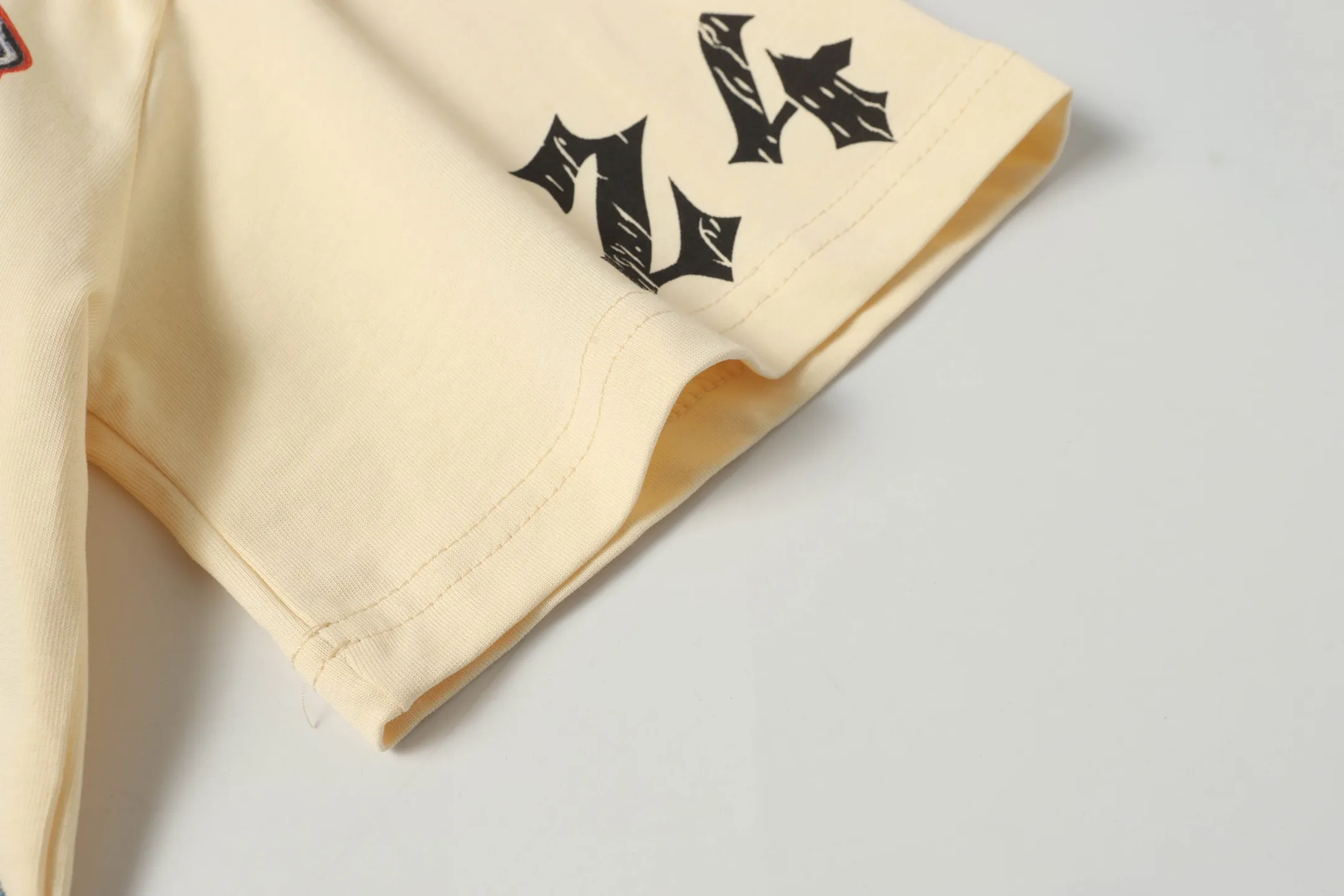 5051# White/Apricot | P104 Godspeed cross-border American rock and roll street washed retro style short-sleeved T (craft print) Fabric (fabric): 32-count combed double yarn 240 grams weight Size (size): S-M-L-XL Color (colour): white, apricot,