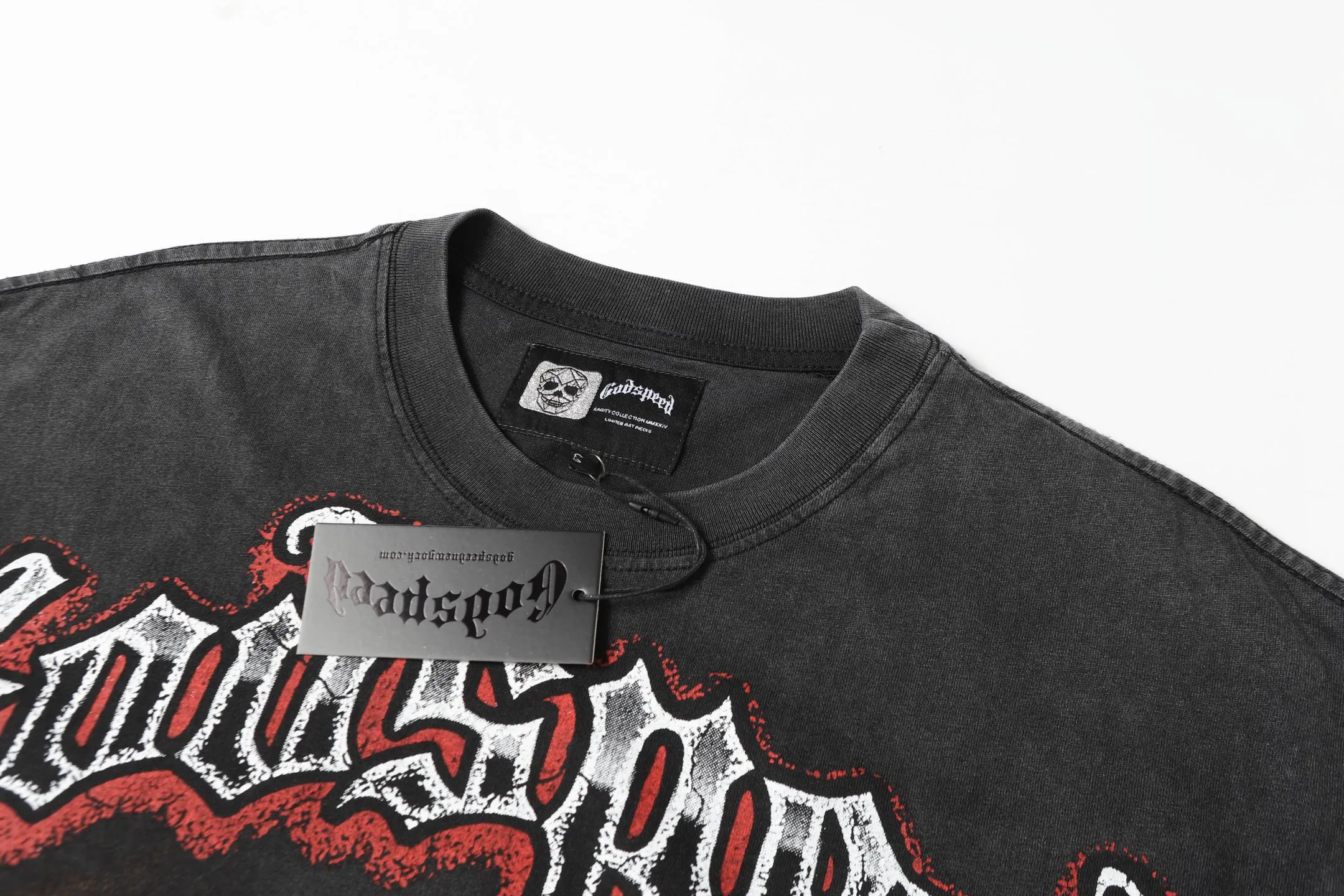 6040# washed black｜P116 Godspeed cross-border American rock and roll street washed retro style short-sleeved T (craft printing) fabric (fabric): 32 count combed double yarn 250 grams weight code (size): S-M-L-XL color (colour): washed black 👉