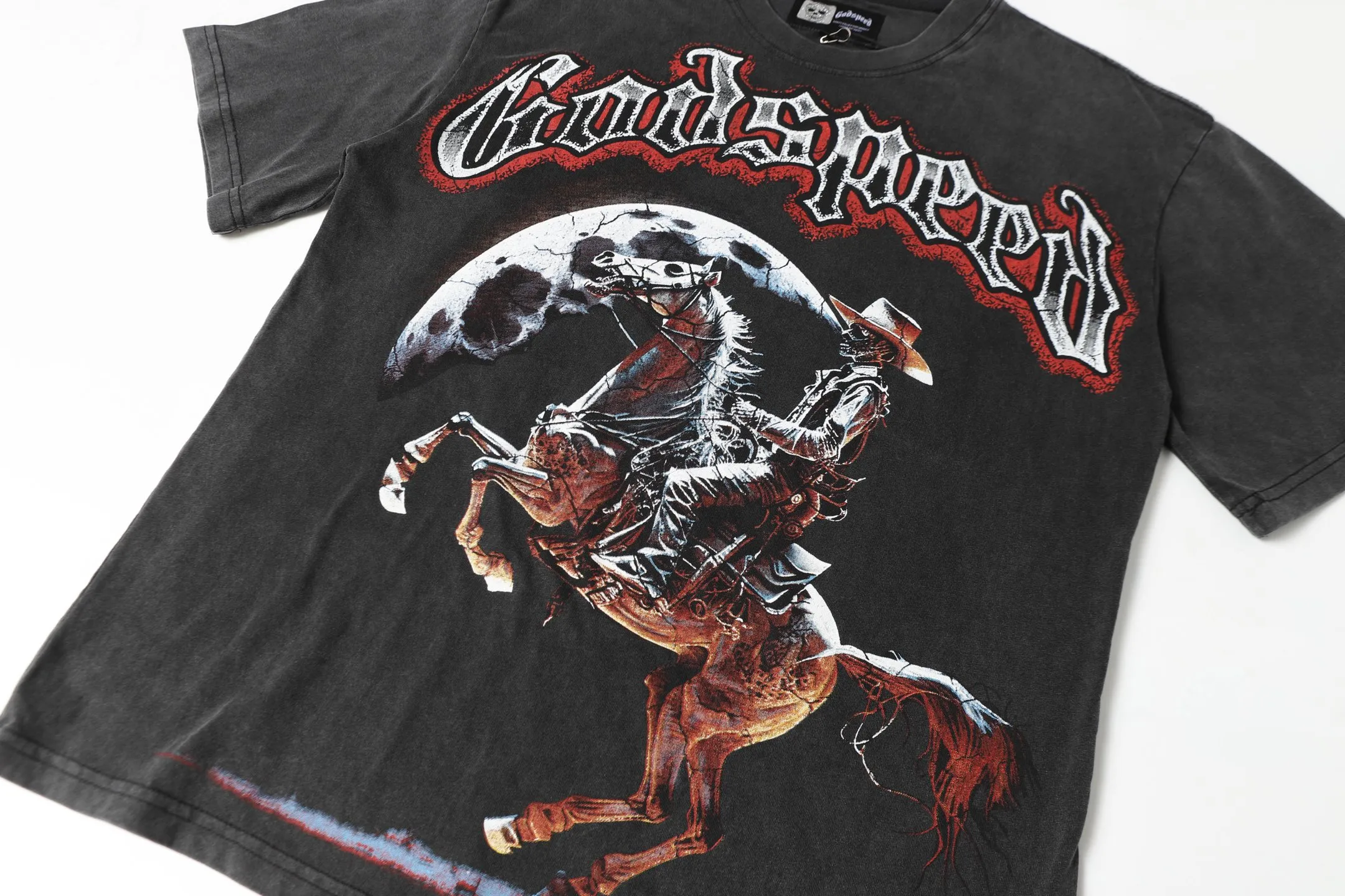 6040# washed black｜P116 Godspeed cross-border American rock and roll street washed retro style short-sleeved T (craft printing) fabric (fabric): 32 count combed double yarn 250 grams weight code (size): S-M-L-XL color (colour): washed black 👉