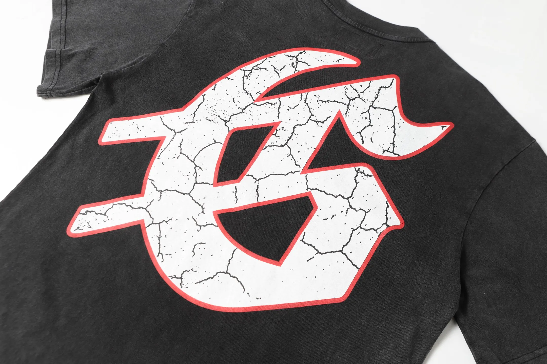 6040# washed black｜P116 Godspeed cross-border American rock and roll street washed retro style short-sleeved T (craft printing) fabric (fabric): 32 count combed double yarn 250 grams weight code (size): S-M-L-XL color (colour): washed black 👉