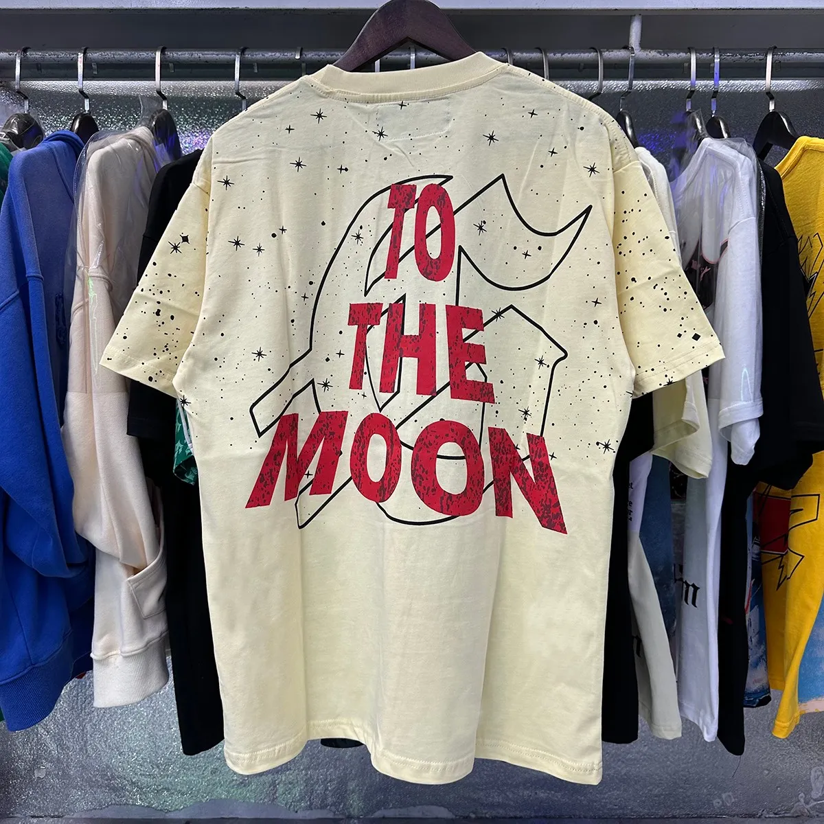 Actual photo, No. 7072, Mechao Godspeed astronaut Earth starry print high quality double yarn pure cotton casual short-sleeved T-shirt batch 110 Color: black and red, apricot, black and yellow