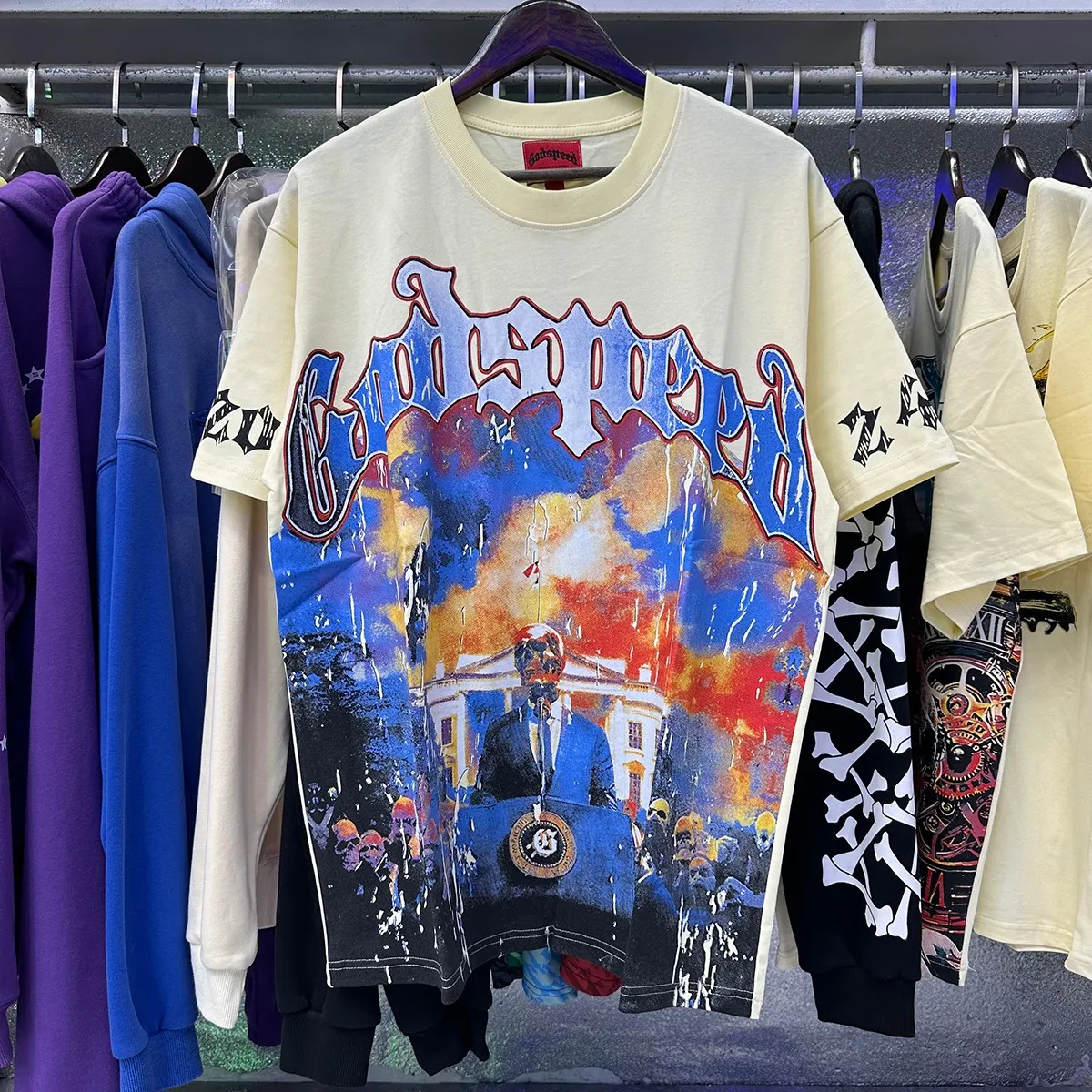 No. 7028, real shot, Mechao Godspeed speech skull print high quality double yarn pure cotton casual round neck short-sleeved T-shirt batch 110 Color: black, white, blue, apricot; Size: S M L XL