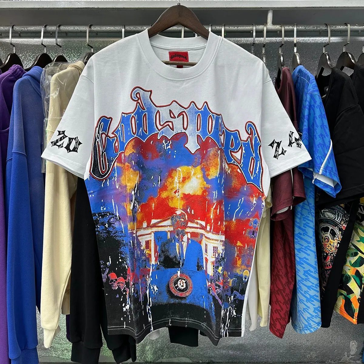 No. 7028, real shot, Mechao Godspeed speech skull print high quality double yarn pure cotton casual round neck short-sleeved T-shirt batch 110 Color: black, white, blue, apricot; Size: S M L XL
