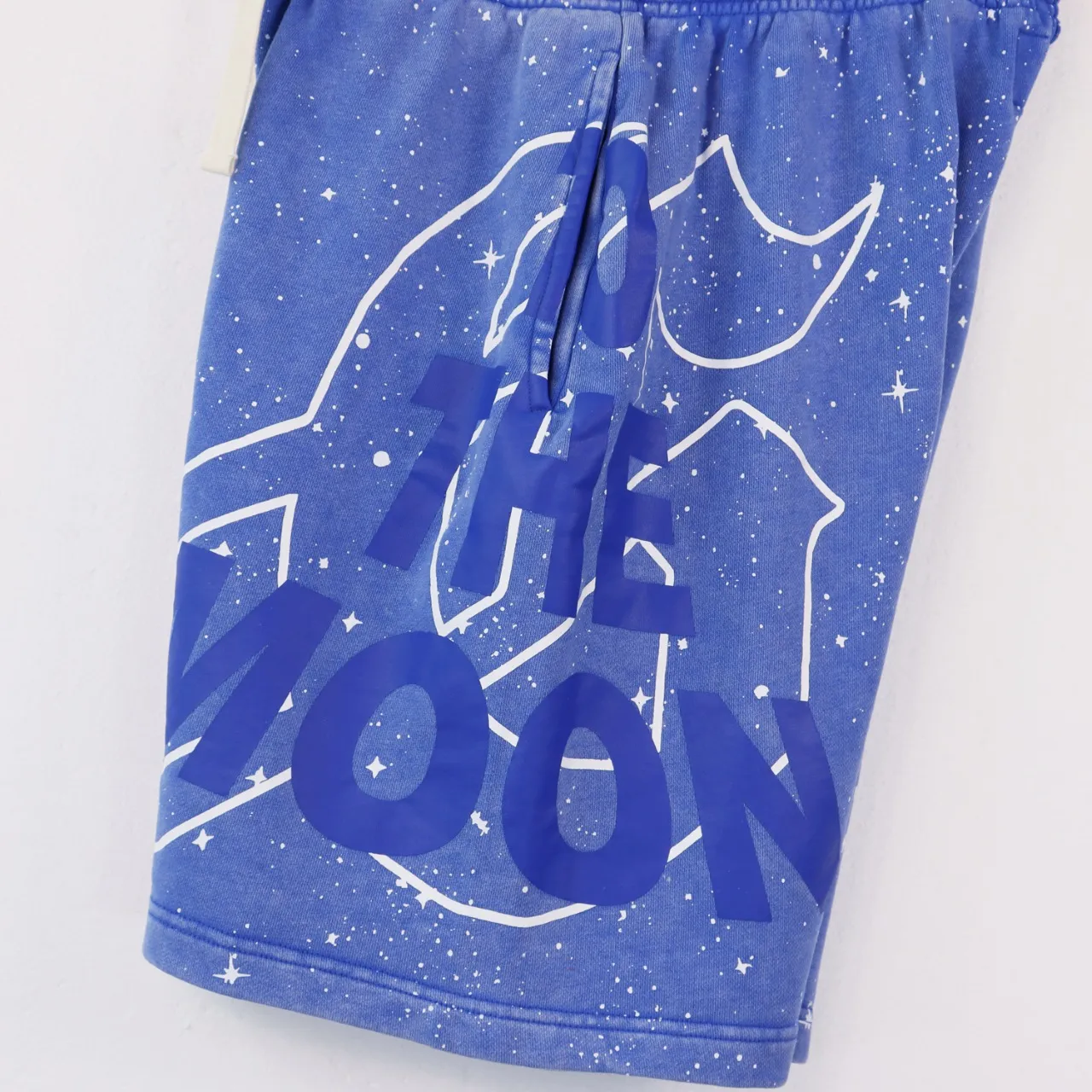 💰150 Style number: BR 8675 Fabric: 380g washed, real shot, beautiful and fashionable Godspeed printed high quality double yarn casual fashion brand washed distressed shorts Color; washed black, washed blue, code number: S M L XL