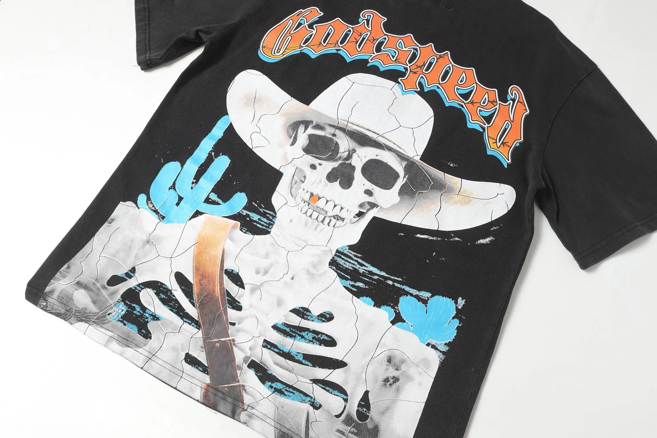 6008#washed black｜P116 Godspeed cross-border American rock and roll street washed retro style short-sleeved T (craft printing) fabric (fabric): 32 count combed double yarn 250g weight size (size): S-M-L-XL color (colour): washed black 👉