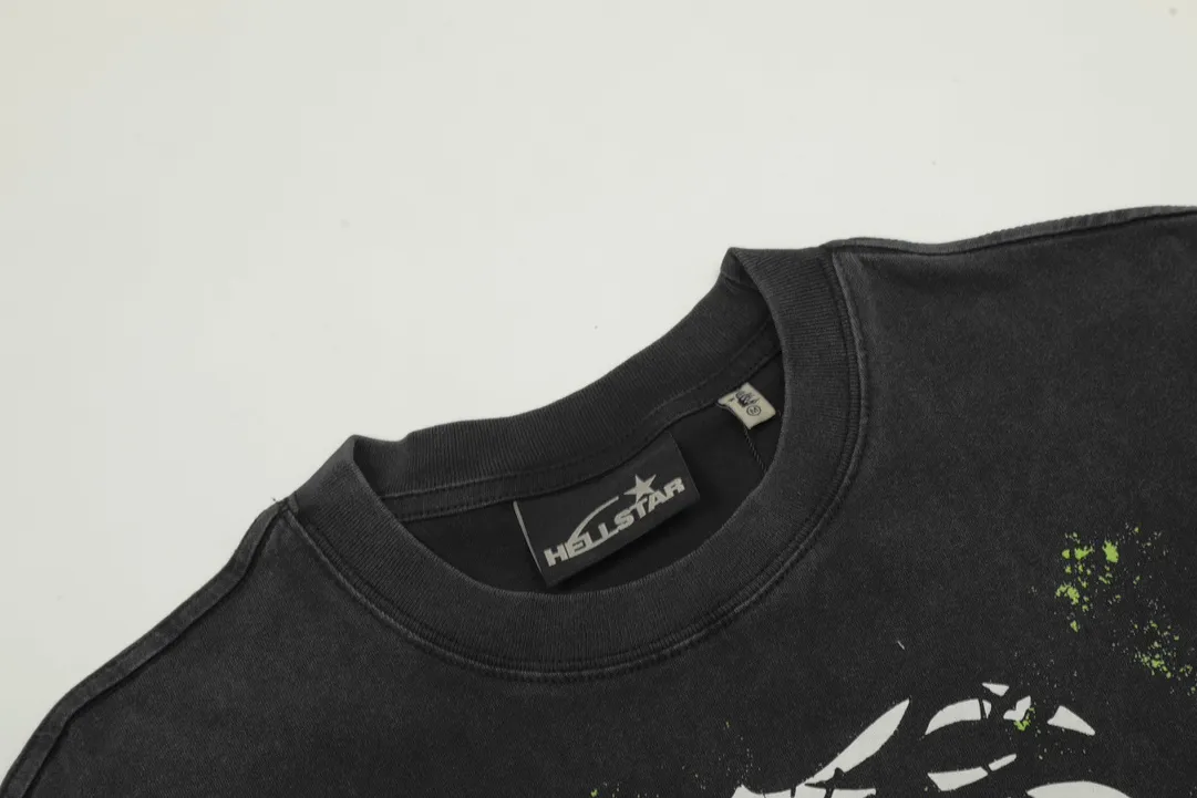 P126 HELLSTAR THORN T-SHIRT short-sleeved T-shirt, the new hot beauty trend Hellstar!  Standard beauty and trendy workmanship, original customization (fabric, pattern, printing, hang tag, main mark, etc.), exaggerated style, explosive style, dare to break through tradition, bring adventurous new fashion experience!   YoungBoy, the most popular rapper in the youth circle, has shot a lot of models for him, and celebrities such as Dababy and Swae Lee frequently get dressed!  color: black Size: S, M, L, XL