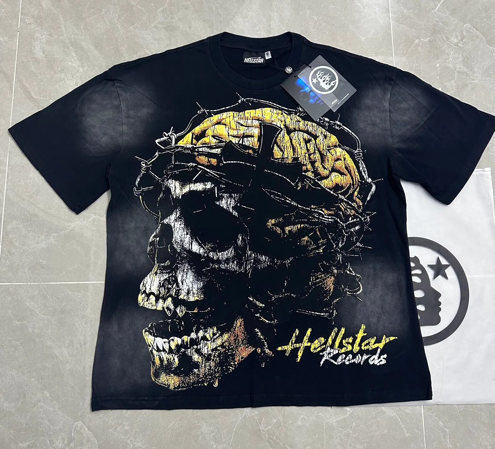 P124 113# Washed black spray Ma Liu I Hellstar Cross-border European and American style street fashion brand pure cotton T-shirt Fabric (fabric): 32 counts 250g washed combed double yarn pure cotton Size (size): S-M- L- X L Color (colour): Washed black (spray Ma Liu)