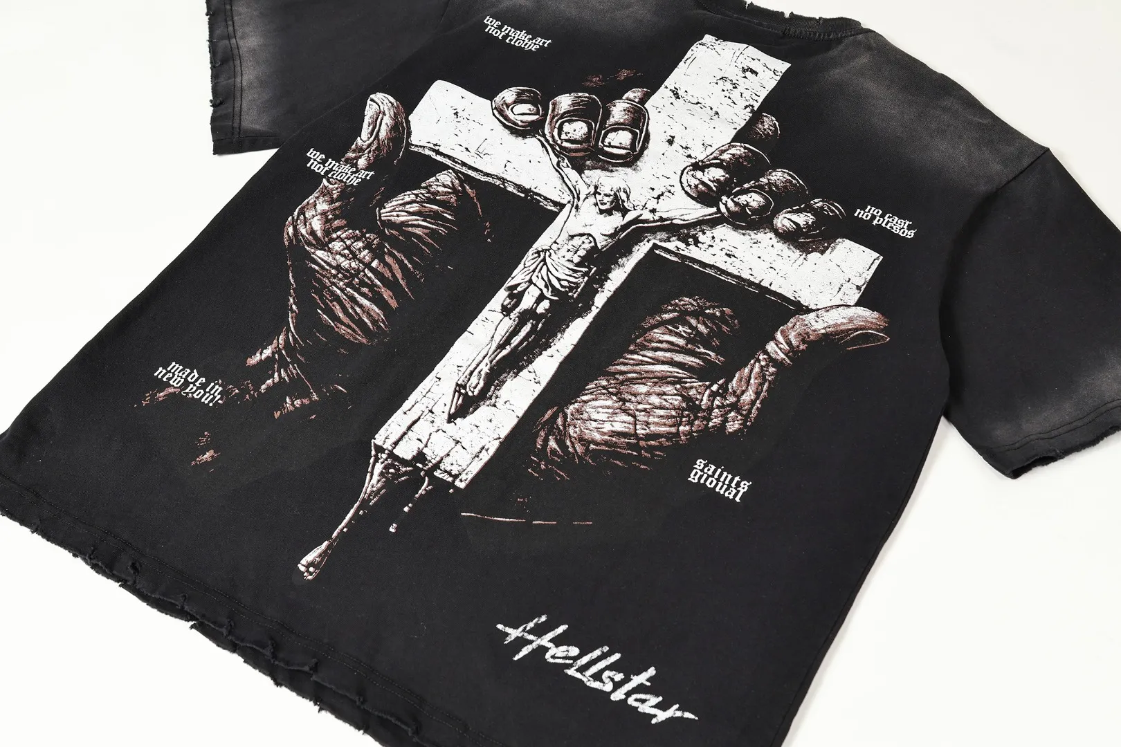 P134 Hellstar/Hellstar (actual shot) Craftsmanship: Washed and sprayed + holes + the whole piece is washed and hand-worn Cross-border European and American style street brand pure cotton T-shirt Fabric (fabric): 32 pieces of 250g washed and combed double yarn pure cotton Size (size): S-M- L- X L Color (colour): Washed black 👉