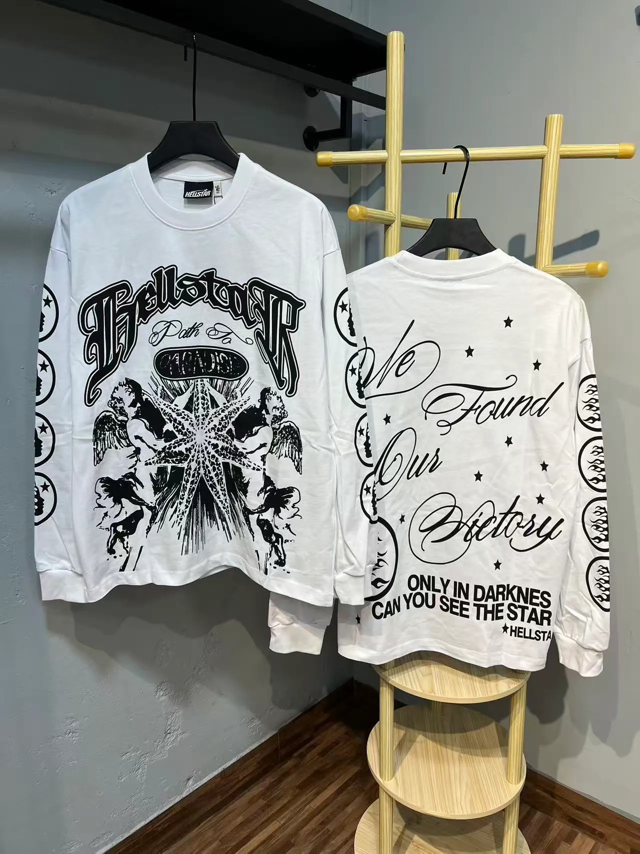 P140 Real-stock Hellstar Cross-border European and American style/street fashion brand pure cotton long-sleeved T-shirt Fabric (fabric): High-density 26-count 270-gram heavy combed double yarn pure cotton Size (size): S-M- L- X L Color (colour): Active black/ivory white 👉