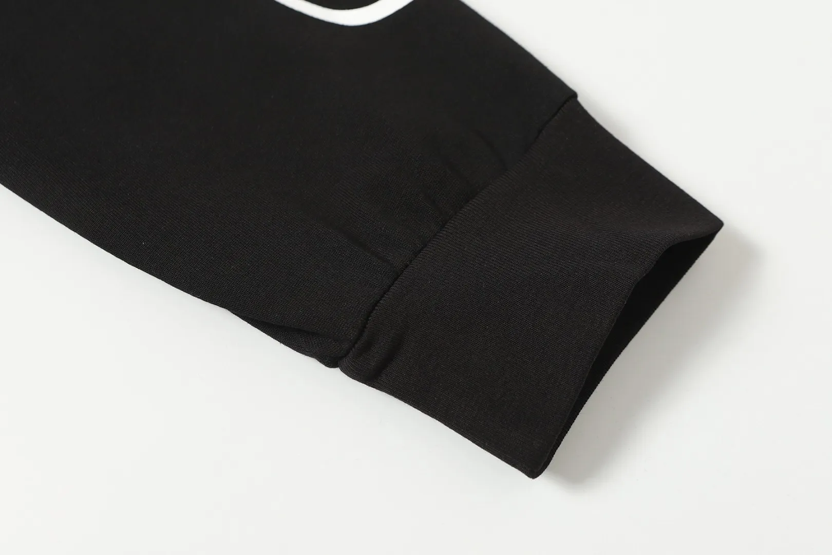 P140 Real-stock Hellstar Cross-border European and American style/street fashion brand pure cotton long-sleeved T-shirt Fabric (fabric): High-density 26-count 270-gram heavy combed double yarn pure cotton Size (size): S-M- L- X L Color (colour): Active black/ivory white 👉