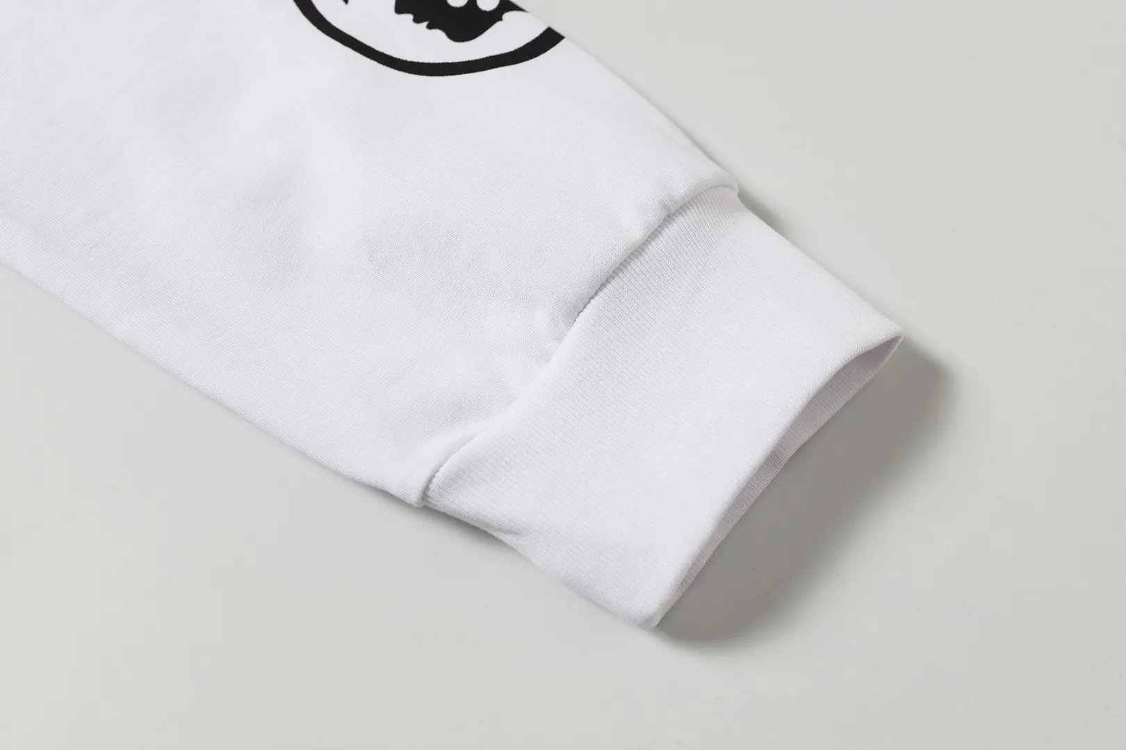 P140 Real-stock Hellstar Cross-border European and American style/street fashion brand pure cotton long-sleeved T-shirt Fabric (fabric): High-density 26-count 270-gram heavy combed double yarn pure cotton Size (size): S-M- L- X L Color (colour): Active black/ivory white 👉