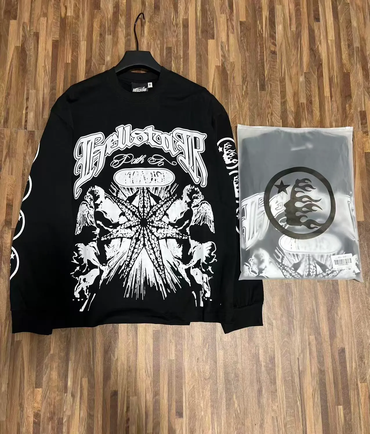 P140 Real-stock Hellstar Cross-border European and American style/street fashion brand pure cotton long-sleeved T-shirt Fabric (fabric): High-density 26-count 270-gram heavy combed double yarn pure cotton Size (size): S-M- L- X L Color (colour): Active black/ivory white 👉