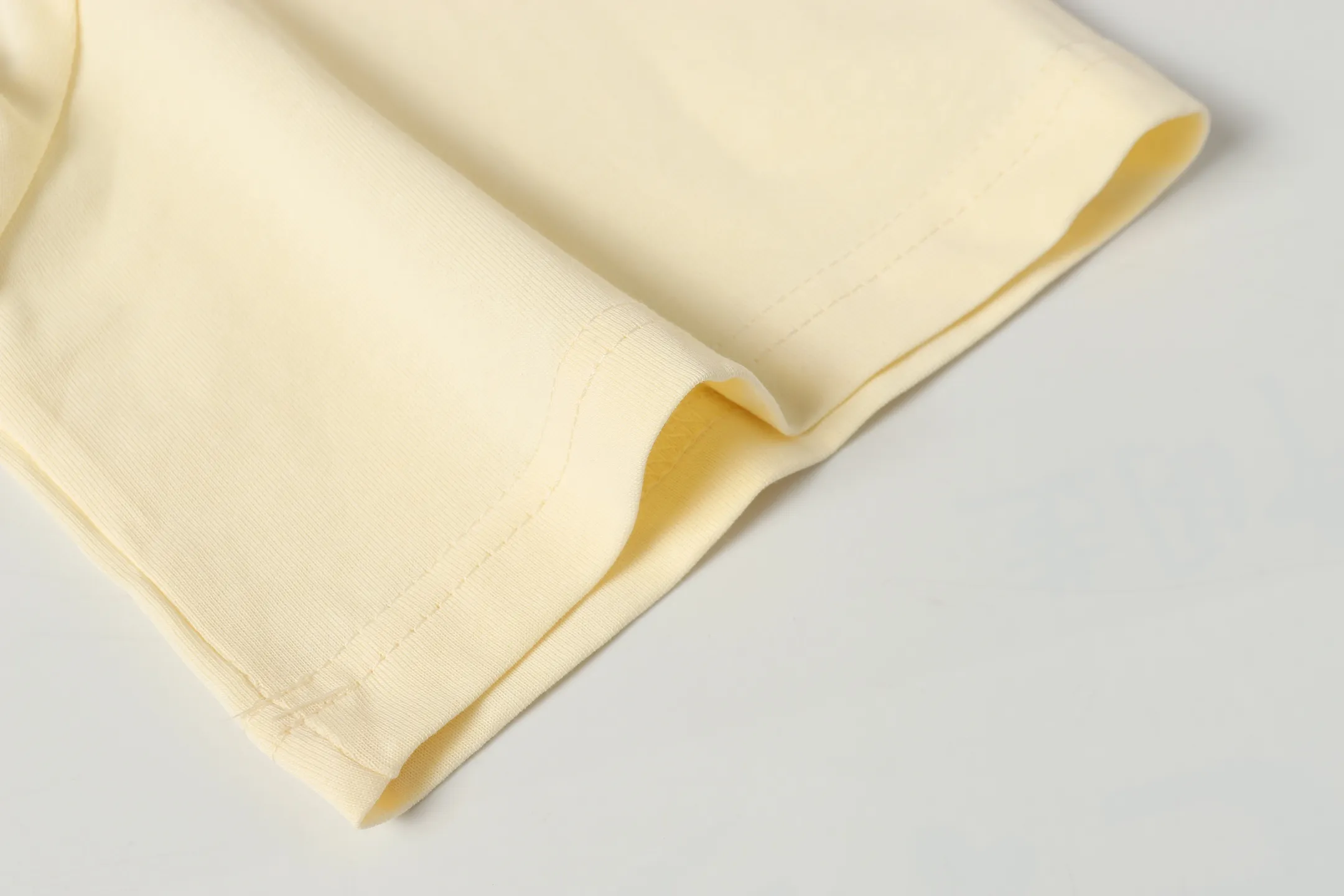 P108 Real-stock Hellstar Cross-border European and American style, street fashion brand pure cotton T-shirt Fabric (fabric): 32 counts of 240g heavy combed double yarn pure cotton Size (size): S-M- L- X L Color (colour): white, apricot