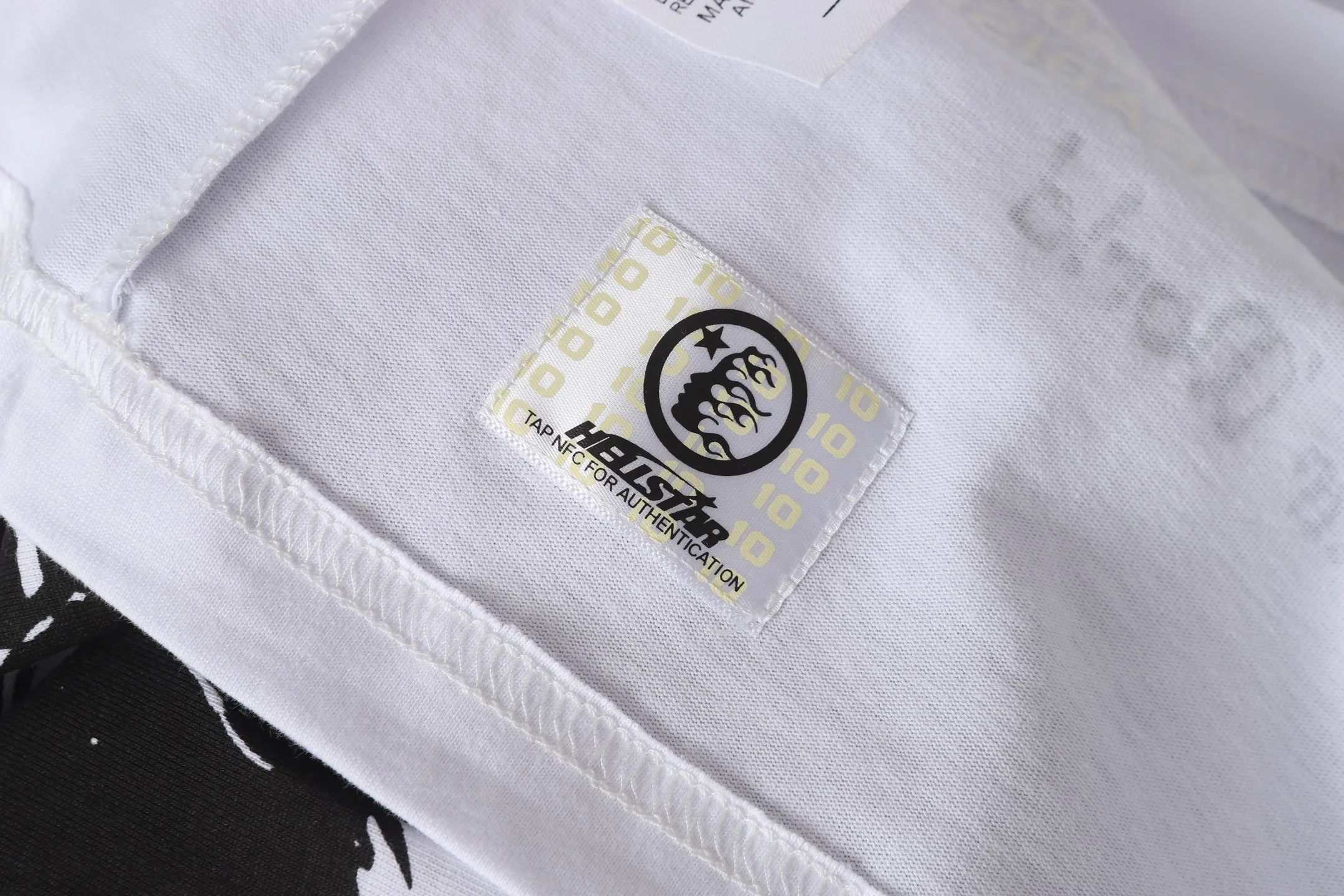 P108 Real-stock Hellstar Cross-border European and American style, street fashion brand pure cotton T-shirt Fabric (fabric): 32 counts of 240g heavy combed double yarn pure cotton Size (size): S-M- L- X L Color (colour): white, apricot