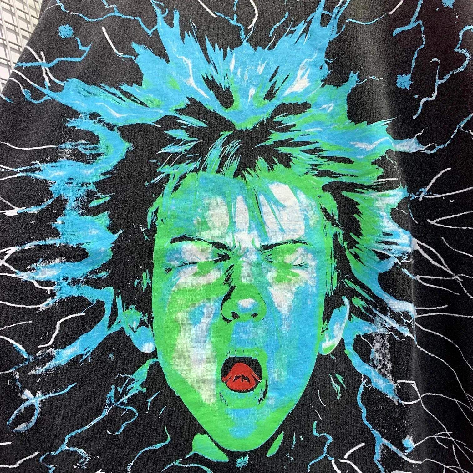 P146 Hellstar Studios Electric Kid Short Sleeve Tee Shirt Washed Black Short Sleeve T-shirt The new hot beauty trend Hellstar!  Standard beauty and trendy workmanship, original customization (fabric, pattern, printing, hang tag, main mark, etc.), exaggerated style, explosive style, dare to break through tradition, bring adventurous new fashion experience!  YoungBoy, the most popular rapper in the youth circle, has shot a lot of models for him, and celebrities such as Dababy and Swae Lee frequently get dressed!  color: Vintage Black (washed black) size: S, M, L, XL