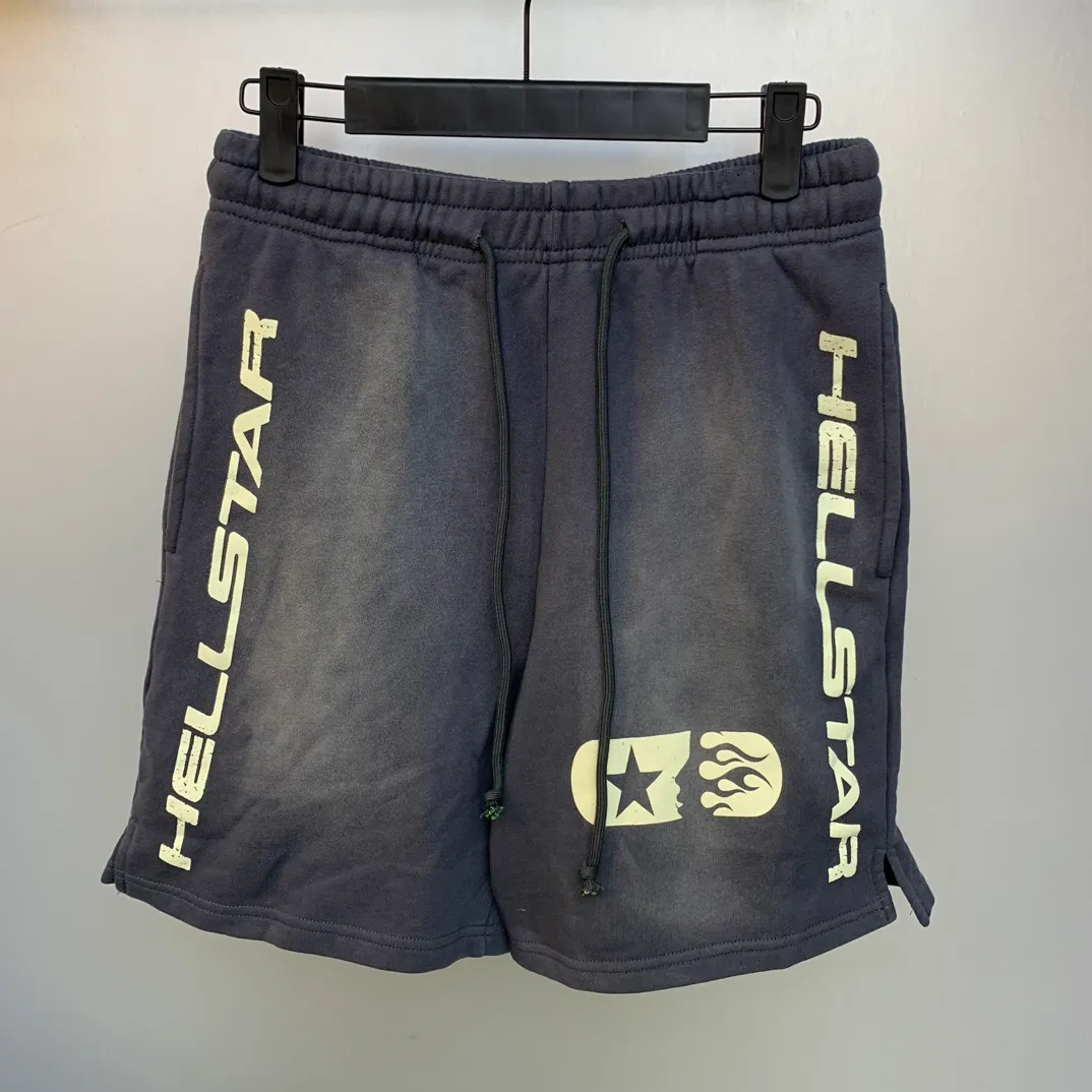 P150 HELLSTAR STUDIOS SHORTS Spray Ma Liu washed distressed cotton shorts, the new hot beauty trend Hellstar!  Standard beauty and trendy workmanship, original customization (fabric, pattern, printing, hang tag, main mark, etc.), exaggerated style, explosive style, dare to break through tradition, bring adventurous new fashion experience!   YoungBoy, the most popular rapper in the youth circle, has shot a lot of models for him, and celebrities such as Dababy and Swae Lee frequently get dressed!  color: GRAY Size: S, M, L, XL