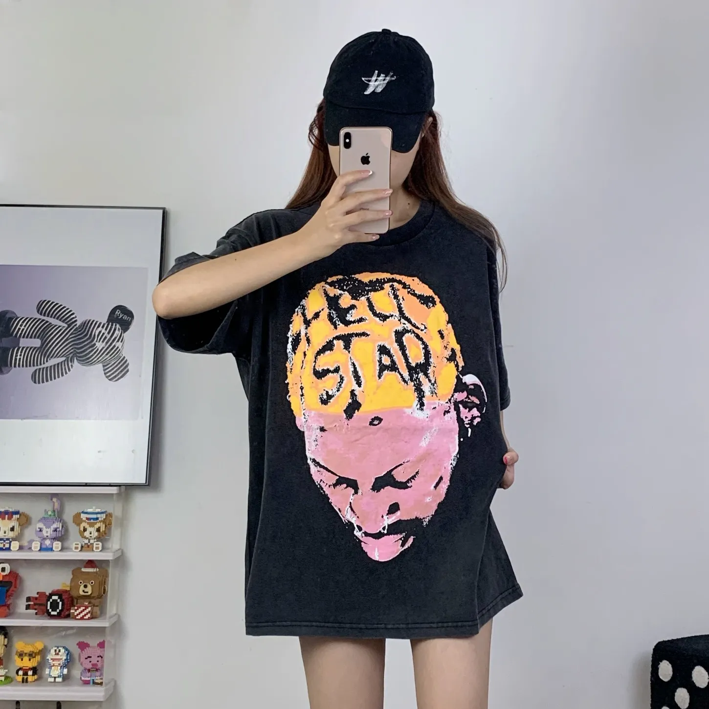 P134 Hellstar Rodman Tee short-sleeved T-shirt The new hot trendy Hellstar! Standard beauty and trendy workmanship, original customization (fabric, pattern, printing, hang tag, main mark, etc.), exaggerated style, explosive style, dare to break through tradition, bring adventurous new fashion experience!   YoungBoy, the most popular rapper in the youth circle, has shot a lot of models for him, and celebrities such as Dababy and Swae Lee frequently get dressed!   color: Vintage Black (washed black) size: S, M, L, XL