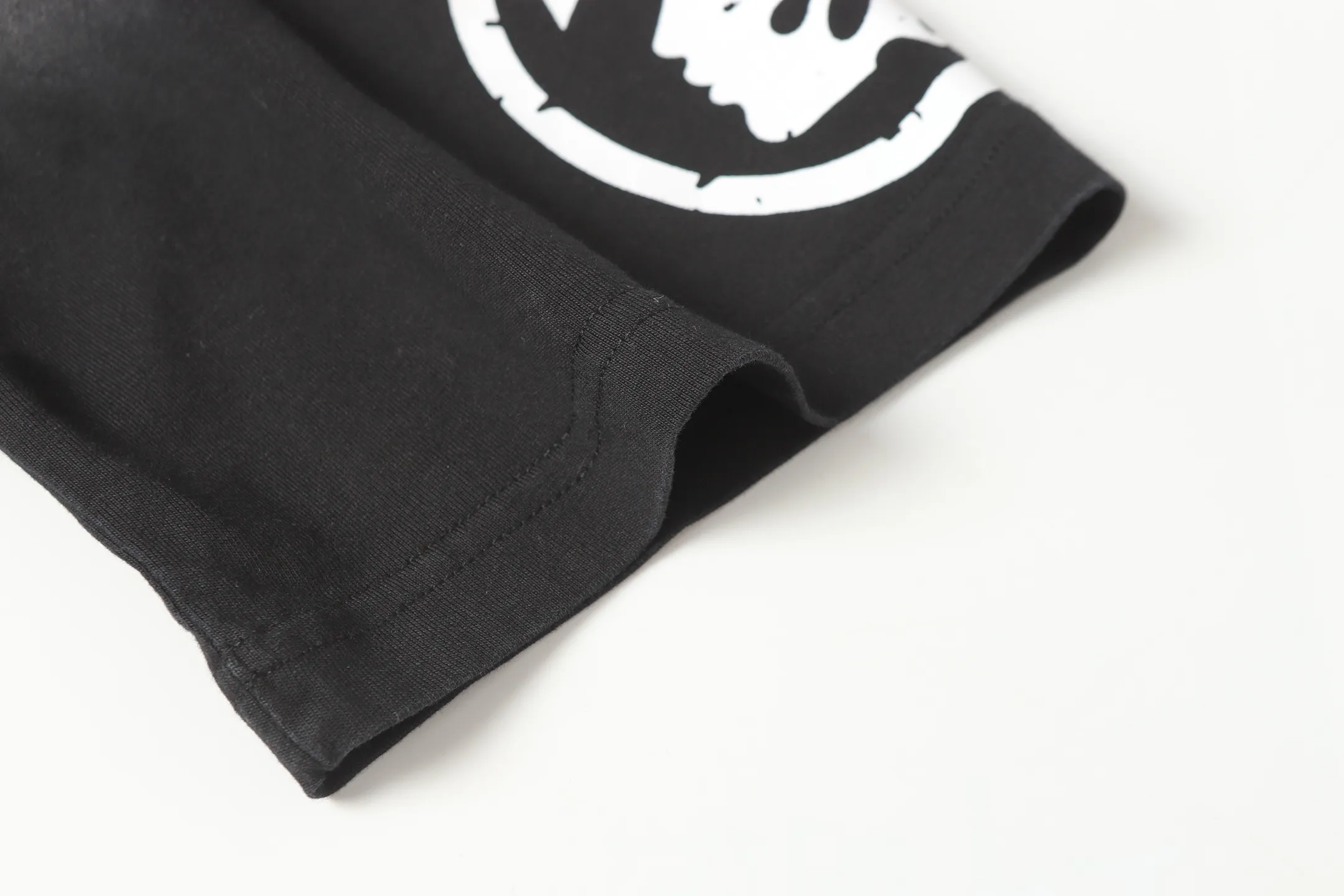 P124 Real-stock Hellstar Cross-border European and American style street brand pure cotton T-shirt Fabric (fabric): 32 counts of 250g washed combed double yarn pure cotton Size (size): S-M- L-