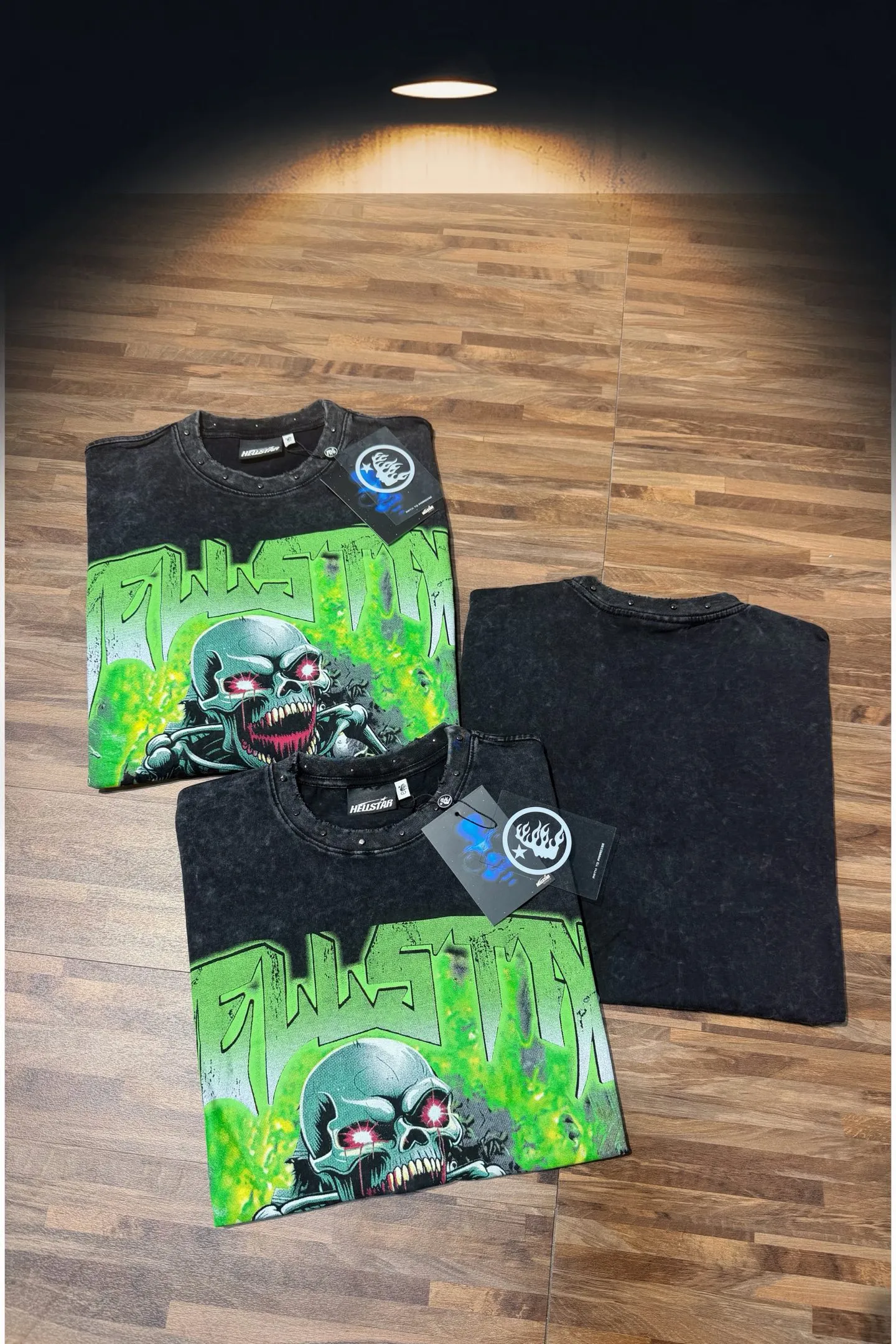 P134 Hellstar/Hell Star (actual shot) Craftsmanship: Washed retro whole piece worn + handmade gun beads + high-definition digital cross-border European and American style street brand pure cotton T-shirt Fabric (fabric): 32 pieces of 250g washed and combed double yarn pure cotton Size (size): S-M- L- X L Color (colour): Washed black