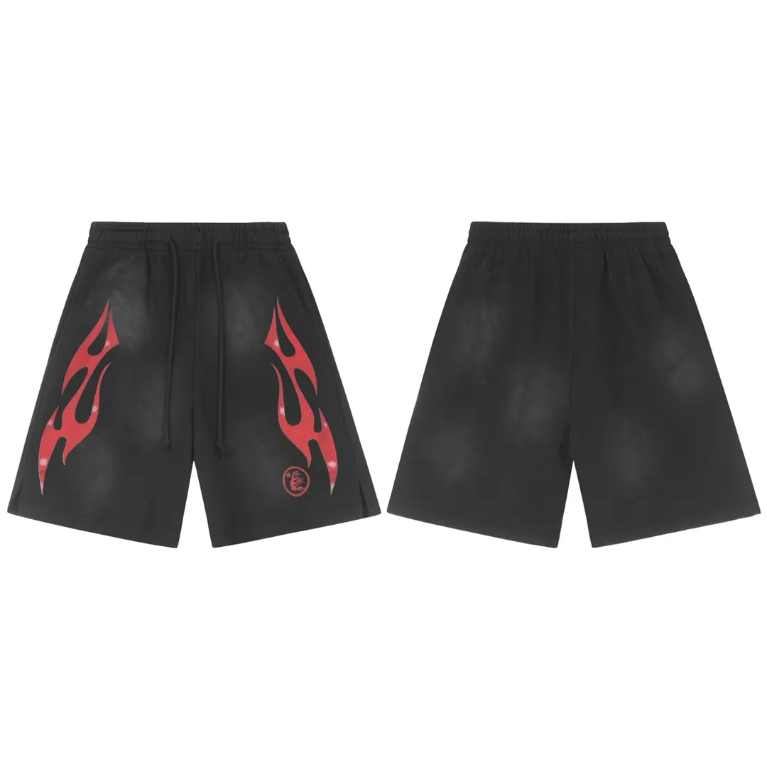 P150 7-color FLAME SHORTS Hellstar high-quality spray-on shorts, the new hot beauty trend Hellstar!  Standard beauty and trendy workmanship, original customization (fabric, pattern, printing, hang tag, main mark, etc.), exaggerated style, explosive style, dare to break through tradition, bring adventurous new fashion experience!   YoungBoy, the most popular rapper in the youth circle, has shot a lot of models for him, and celebrities such as Dababy and Swae Lee frequently get dressed!  Color: WHITE, Black red, Black green, Purple, Blue, Gray, Yellow Size: S, M, L, XL