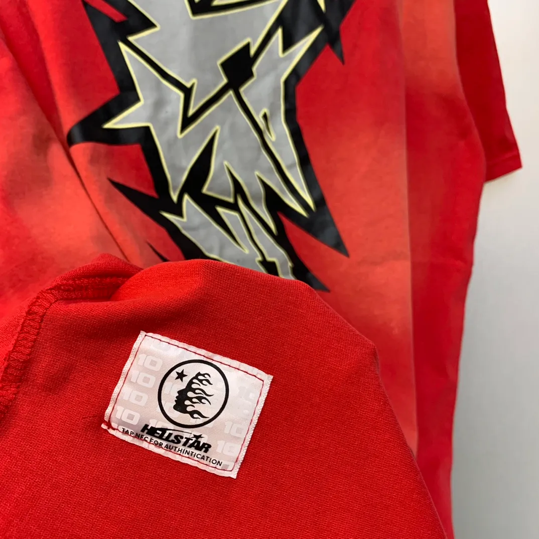 P126 Hellstar Studios Short Sleeve Tee Shirt Spray Horse T-shirt Short Sleeve The new hot beauty trend Hellstar!  Standard beauty and trendy workmanship, original customization (fabric, pattern, printing, hang tag, main mark, etc.), exaggerated style, explosive style, dare to break through tradition, bring adventurous new fashion experience!   YoungBoy, the most popular rapper in the youth circle, has shot a lot of models for him, and celebrities such as Dababy and Swae Lee frequently get dressed!  color: yellow, green, red Size: S, M, L, XL