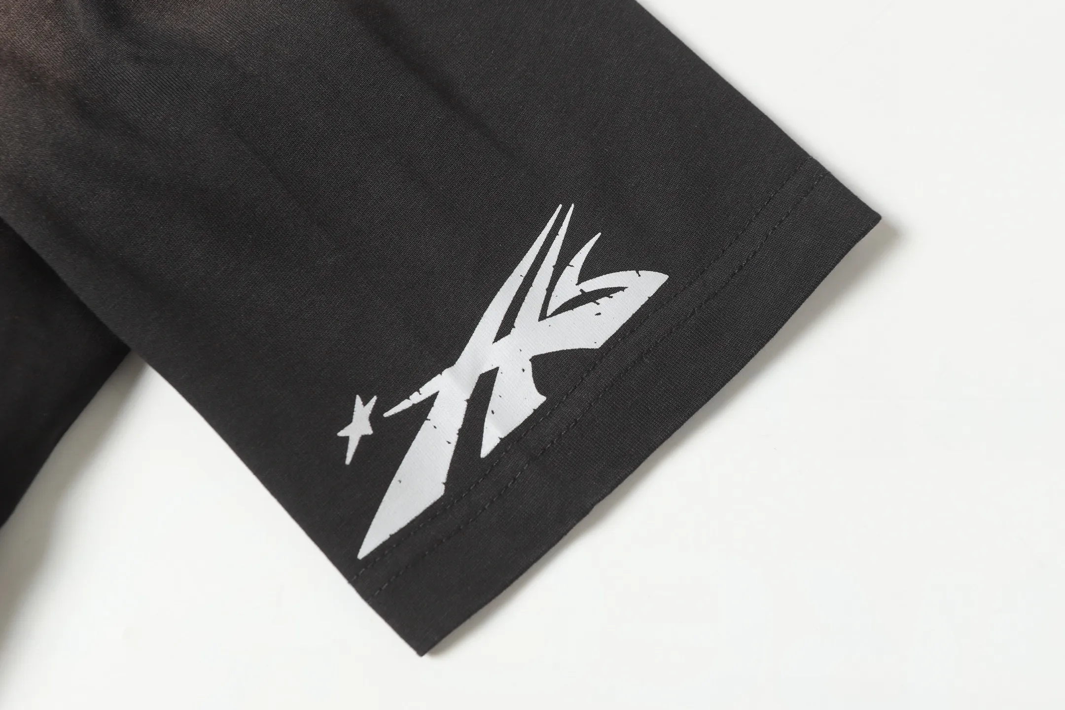 P124 Real-stock Hellstar Cross-border European and American style street brand pure cotton T-shirt Fabric (fabric): 32 counts of 250g washed combed double yarn pure cotton Size (size): S-M- L-