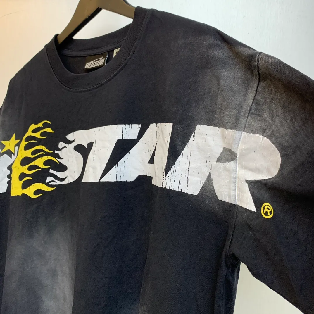 P126 HELLSTAR STUDIOS CARTOON LOGO T-SHIRT High-quality short-sleeved T-shirt, the new hot beauty trend Hellstar!  Standard beauty and trendy workmanship, original customization (fabric, pattern, printing, hang tag, main mark, etc.), exaggerated style, explosive style, dare to break through tradition, bring adventurous new fashion experience!   YoungBoy, the most popular rapper in the youth circle, has shot a lot of models for him, and celebrities such as Dababy and Swae Lee frequently get dressed!  color: black Size: S, M, L, XL