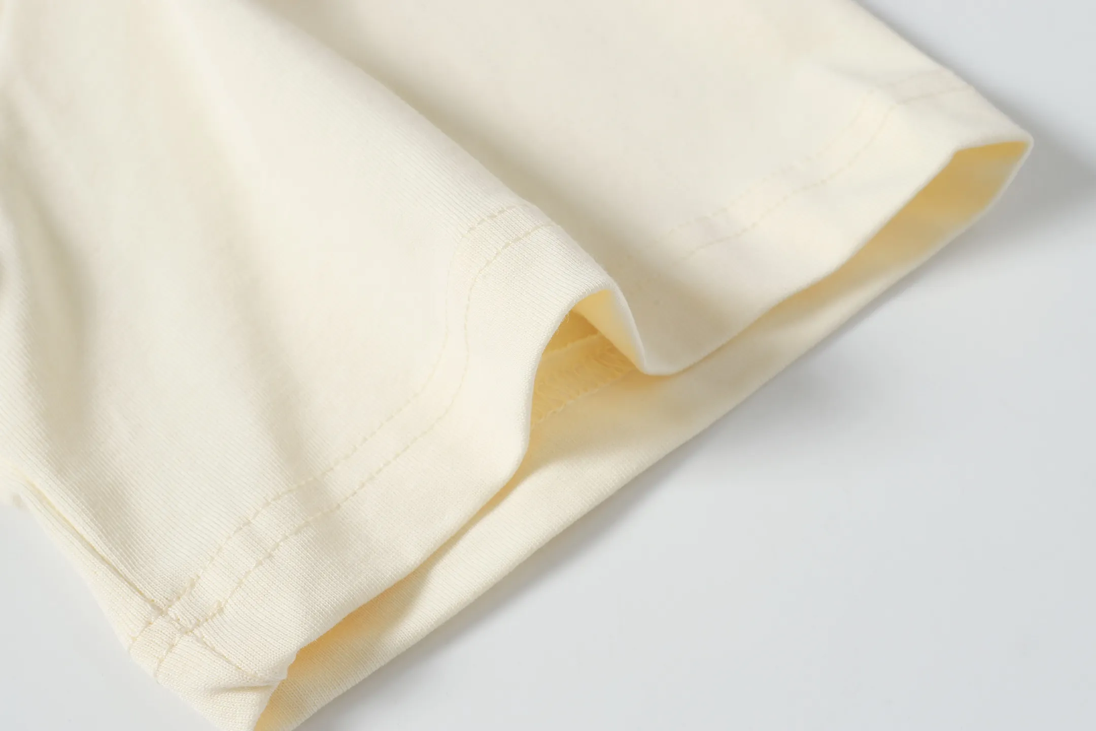 P108 Real-stock Hellstar Cross-border European and American style, street fashion brand pure cotton T-shirt Fabric (fabric): 32 counts of 240g heavy combed double yarn pure cotton Size (size): S-M- L- X L Color (colour): white, apricot
