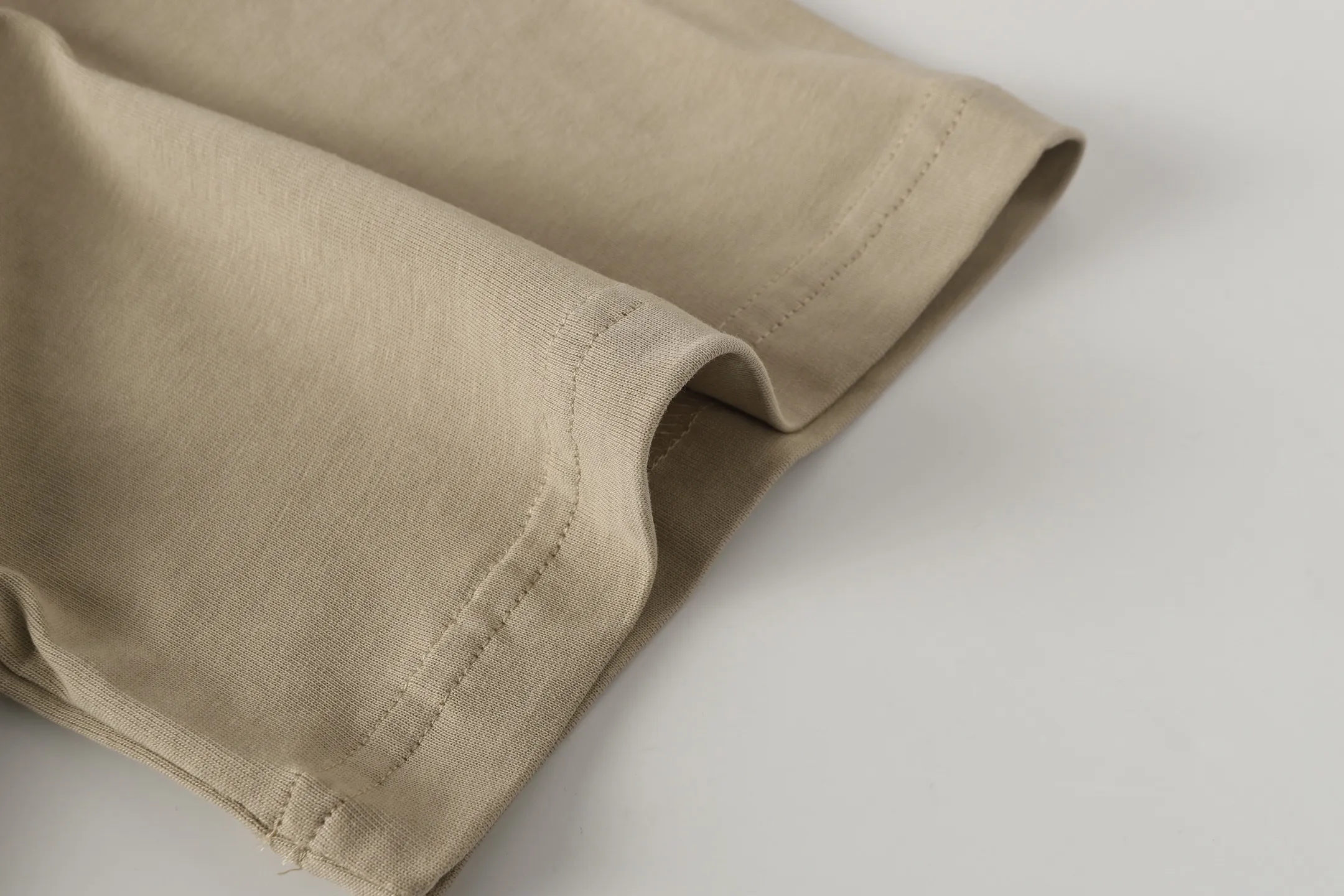 P108 Real-stock Hellstar Cross-border European and American style, street brand pure cotton T-shirt Fabric (fabric): 32 counts of 240g heavy combed double yarn pure cotton Size (size): S-M- L- X L Color (colour): Khaki/Black