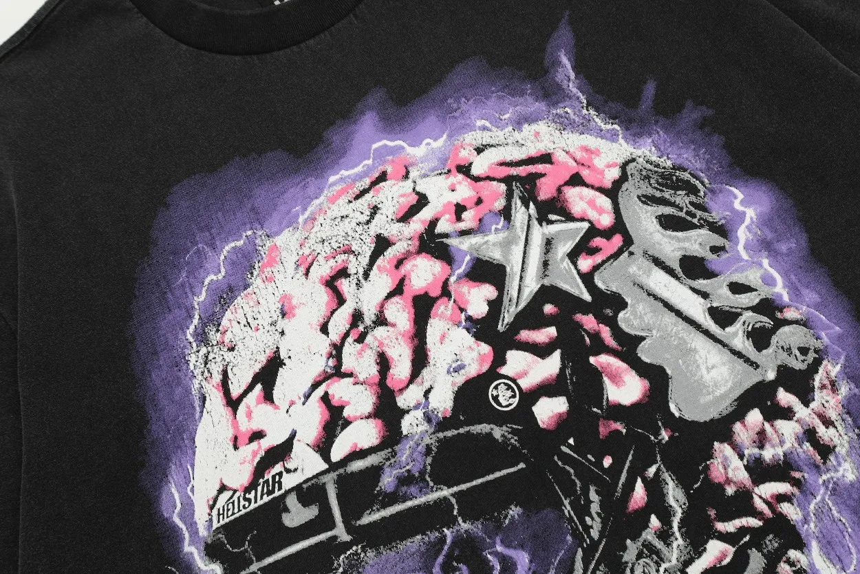 P134 Hellstar Studios Brain Helmet Short Sleeve Tee Shirt Black short-sleeved T-shirt The new hot beauty trend Hellstar!  Standard beauty and trendy workmanship, original customization (fabric, pattern, printing, hang tag, main mark, etc.), exaggerated style, explosive style, dare to break through tradition, bring adventurous new fashion experience!  YoungBoy, the most popular rapper in the youth circle, has shot a lot of models for him, and celebrities such as Dababy and Swae Lee frequently get dressed!  color: Vintage Black (washed black) size: S, M, L, XL