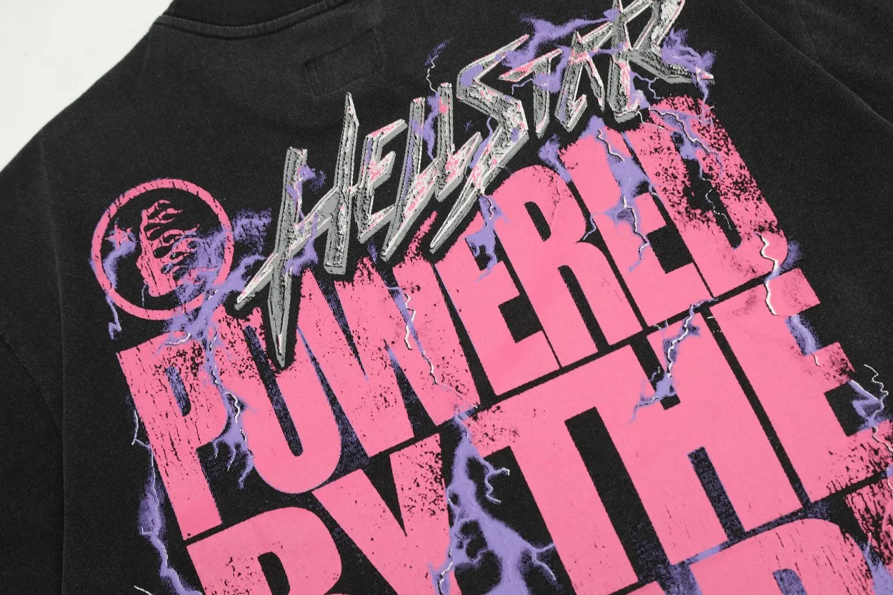P134 Hellstar Studios Brain Helmet Short Sleeve Tee Shirt Black short-sleeved T-shirt The new hot beauty trend Hellstar!  Standard beauty and trendy workmanship, original customization (fabric, pattern, printing, hang tag, main mark, etc.), exaggerated style, explosive style, dare to break through tradition, bring adventurous new fashion experience!  YoungBoy, the most popular rapper in the youth circle, has shot a lot of models for him, and celebrities such as Dababy and Swae Lee frequently get dressed!  color: Vintage Black (washed black) size: S, M, L, XL