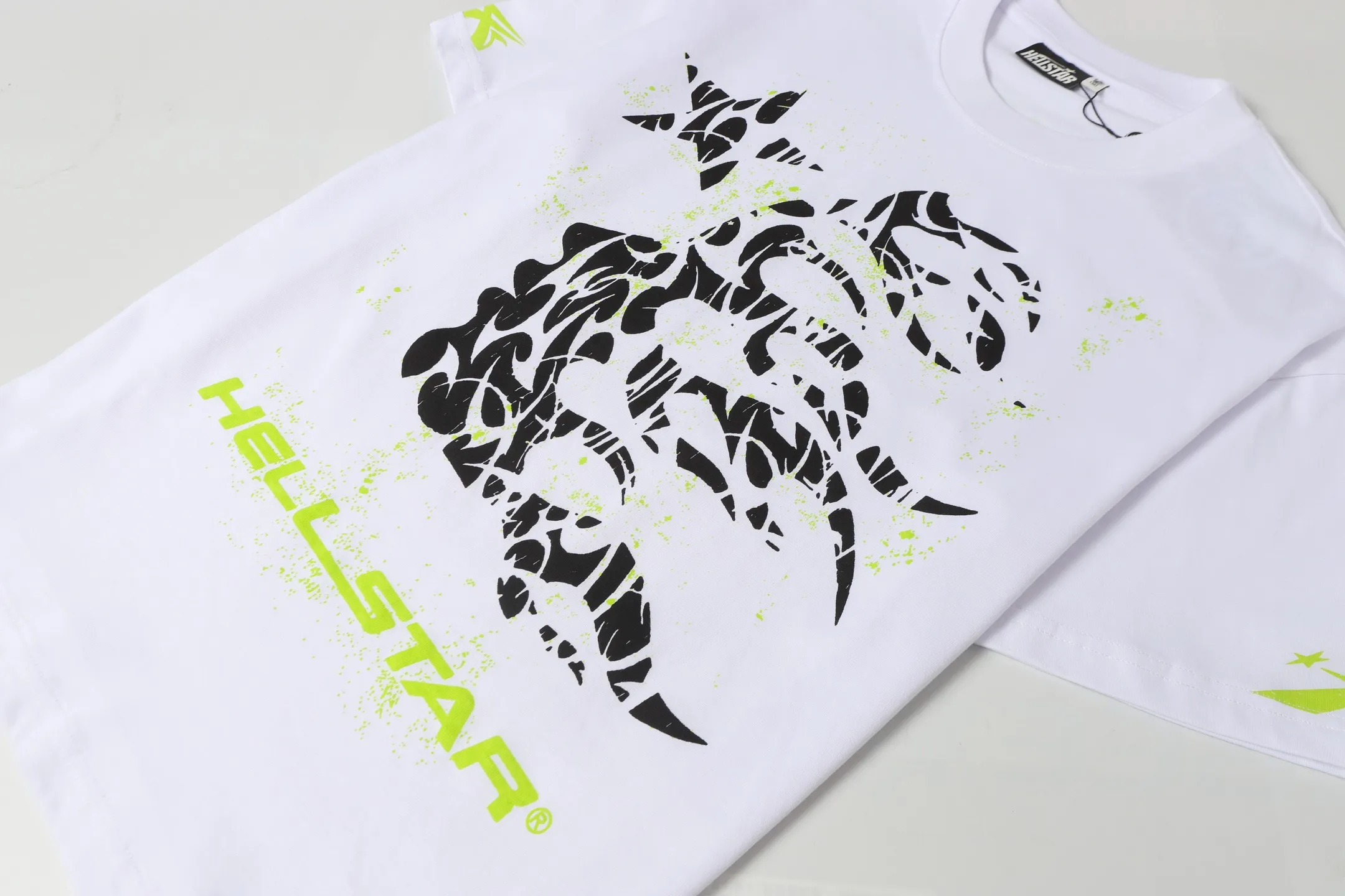 P108 Real-stock Hellstar Cross-border European and American style, street fashion brand pure cotton T-shirt Fabric (fabric): 32 pieces of 240g heavy combed double yarn pure cotton Size (size): S-M- L- X L Color (colour): white-red white-green 👉