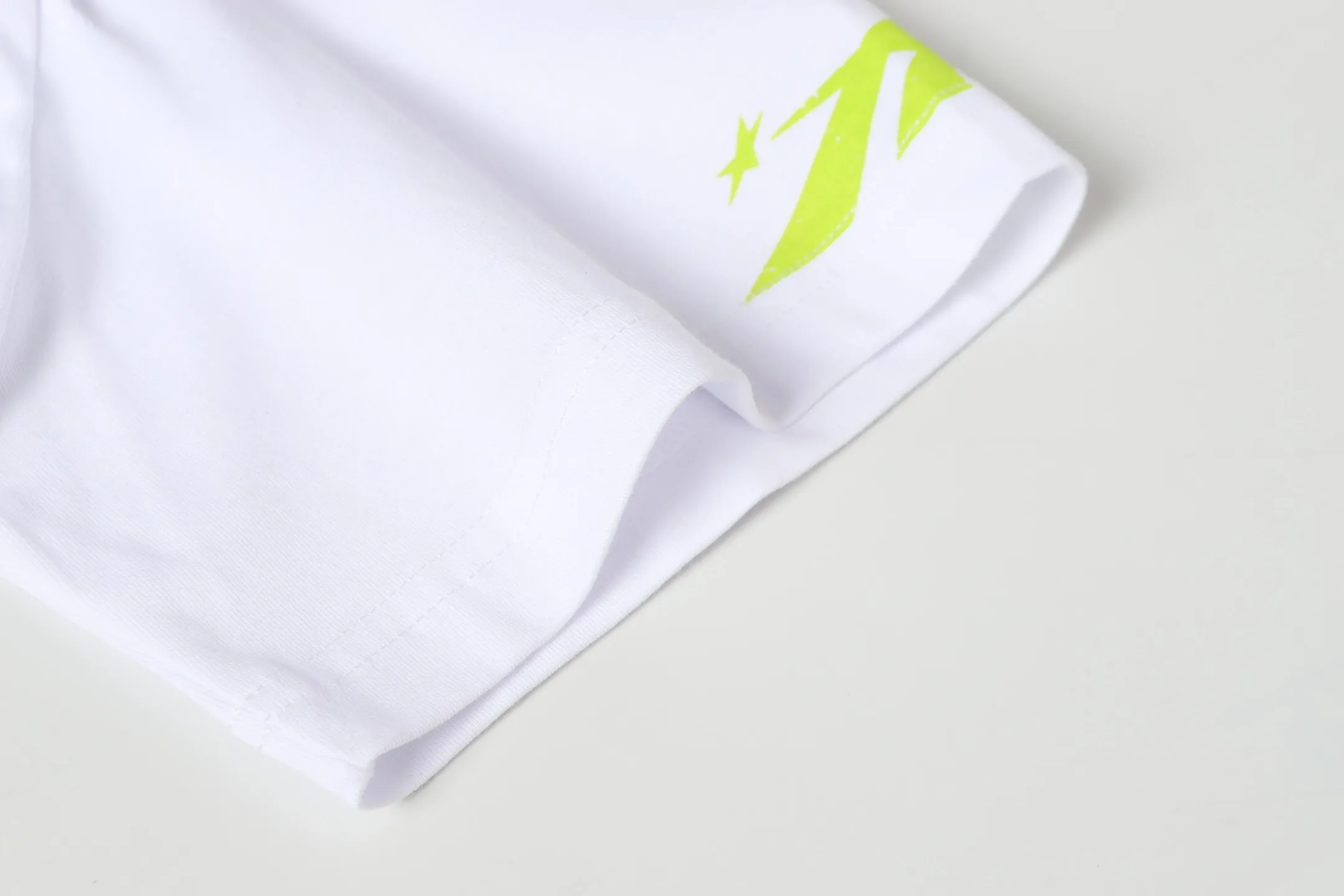 P108 Real-stock Hellstar Cross-border European and American style, street fashion brand pure cotton T-shirt Fabric (fabric): 32 pieces of 240g heavy combed double yarn pure cotton Size (size): S-M- L- X L Color (colour): white-red white-green 👉