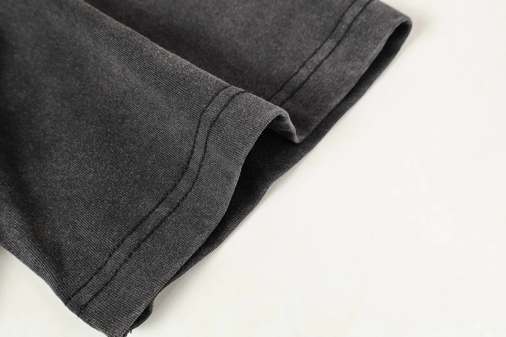 P124 Real-stock high-definition Hellstar Cross-border European and American style street brand pure cotton T-shirt Fabric (fabric): 32 pieces of 250g washed combed double yarn pure cotton Size (size): S-M- L- X L Color (colour): Washed black 👉