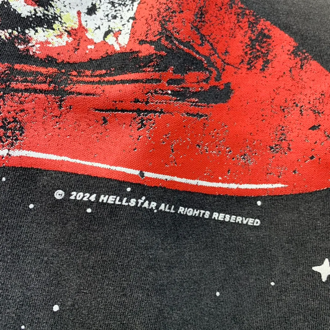 P134 HELLSTAR Jason Mask Shirt High-quality distressed short-sleeved T-shirt The new hot beauty trend Hellstar!  Standard beauty and trendy workmanship, original customization (fabric, pattern, printing, hang tag, main mark, etc.), exaggerated style, explosive style, dare to break through tradition, bring adventurous new fashion experience!   YoungBoy, the most popular rapper in the youth circle, has shot a lot of models for him, and celebrities such as Dababy and Swae Lee frequently get dressed!  color: black Size: S, M, L, XL