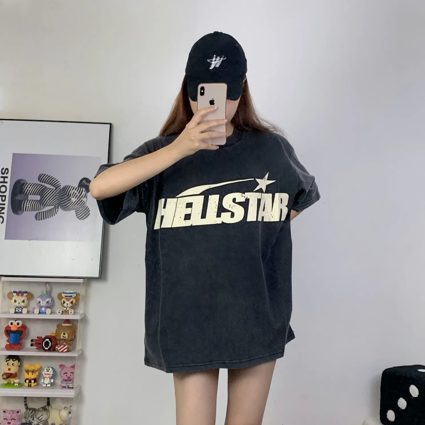 P126 Hellstar Studios Classic Logo Short Sleeve Tee Shirt Washed Black Short Sleeve T-shirt The new hot beauty trend Hellstar!  Standard beauty and trendy workmanship, original customization (fabric, pattern, printing, hang tag, main mark, etc.), exaggerated style, explosive style, dare to break through tradition, bring adventurous new fashion experience!  YoungBoy, the most popular rapper in the youth circle, has shot a lot of models for him, and celebrities such as Dababy and Swae Lee frequently get dressed!  color: Vintage Black (washed black) size: S, M, L, XL