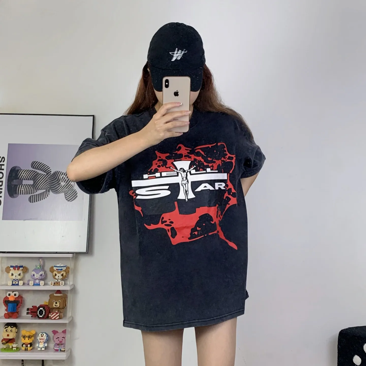 P126 Hellstar Studios Classic Logo Short Sleeve Tee Shirt Washed Black Short Sleeve T-shirt The new hot beauty trend Hellstar!  Standard beauty and trendy workmanship, original customization (fabric, pattern, printing, hang tag, main mark, etc.), exaggerated style, explosive style, dare to break through tradition, bring adventurous new fashion experience!  YoungBoy, the most popular rapper in the youth circle, has shot a lot of models for him, and celebrities such as Dababy and Swae Lee frequently get dressed!  color: Vintage Black (washed black) size: S, M, L, XL