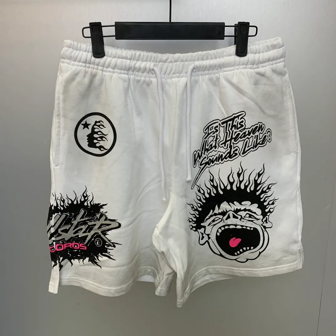 P150 HELLSTAR RECORDS SHORTS High-quality pure cotton shorts, the new hot beauty trend Hellstar!  Standard beauty and trendy workmanship, original customization (fabric, pattern, printing, hang tag, main mark, etc.), exaggerated style, explosive style, dare to break through tradition, bring adventurous new fashion experience!   YoungBoy, the most popular rapper in the youth circle, has shot a lot of models for him, and celebrities such as Dababy and Swae Lee frequently get dressed!  color: WHITE Size: S, M, L, XL