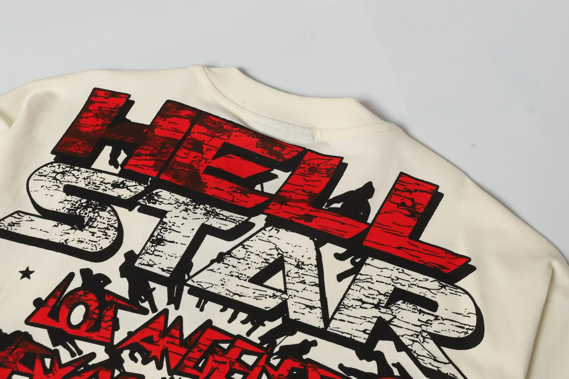 P108 Real-stock Hellstar cross-border European and American style, street fashion brand pure cotton T-shirt. Fabric: 32 counts of 240g combed double yarn pure cotton Size: S-M- L- X L Color: White: Apricot 👉 👉 👉